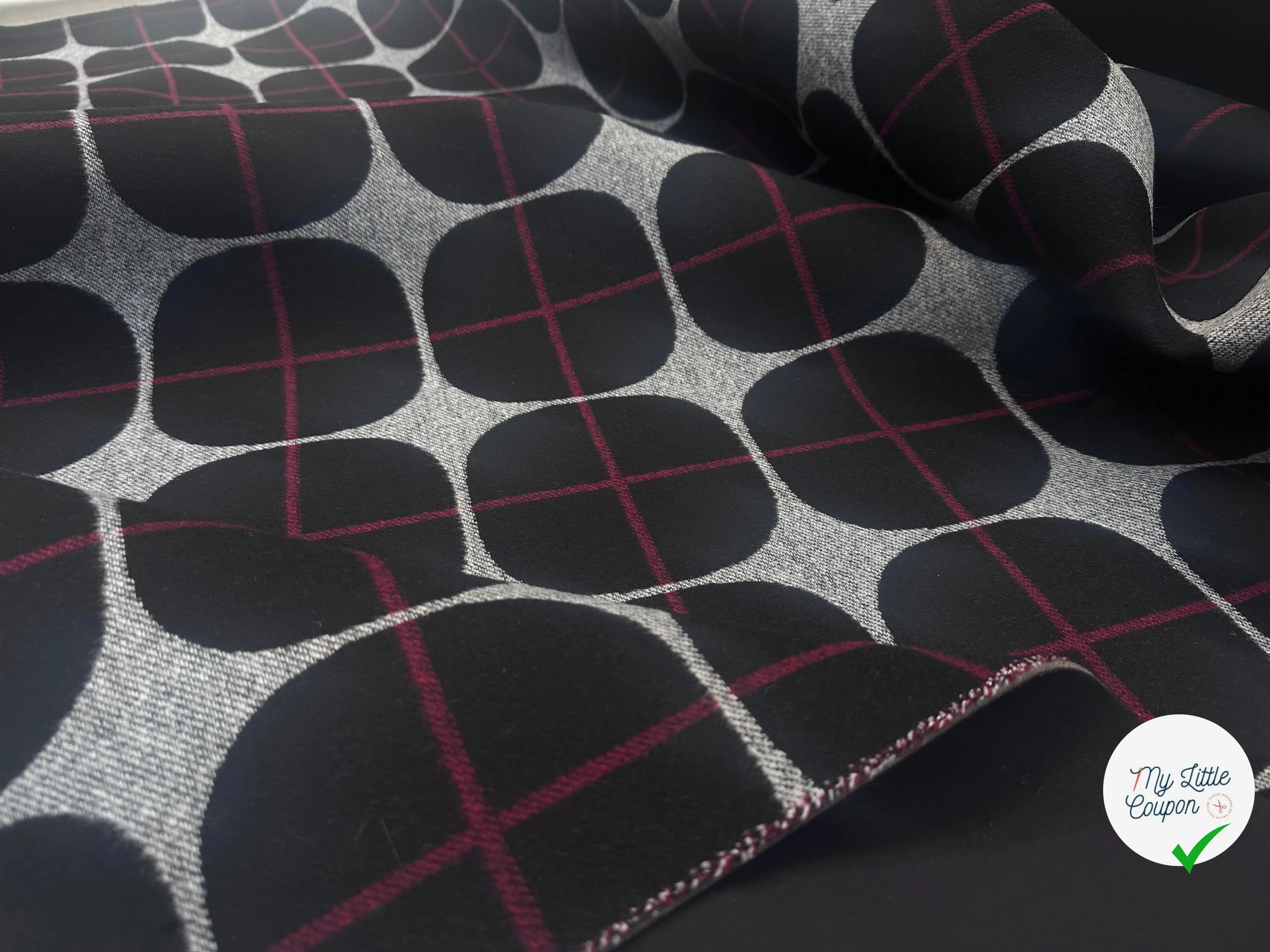 LAINAGE DIAMANTE CONTRECOLLÉ FOAM JERSEY CARREAUX 15cm coté MLC INTERN