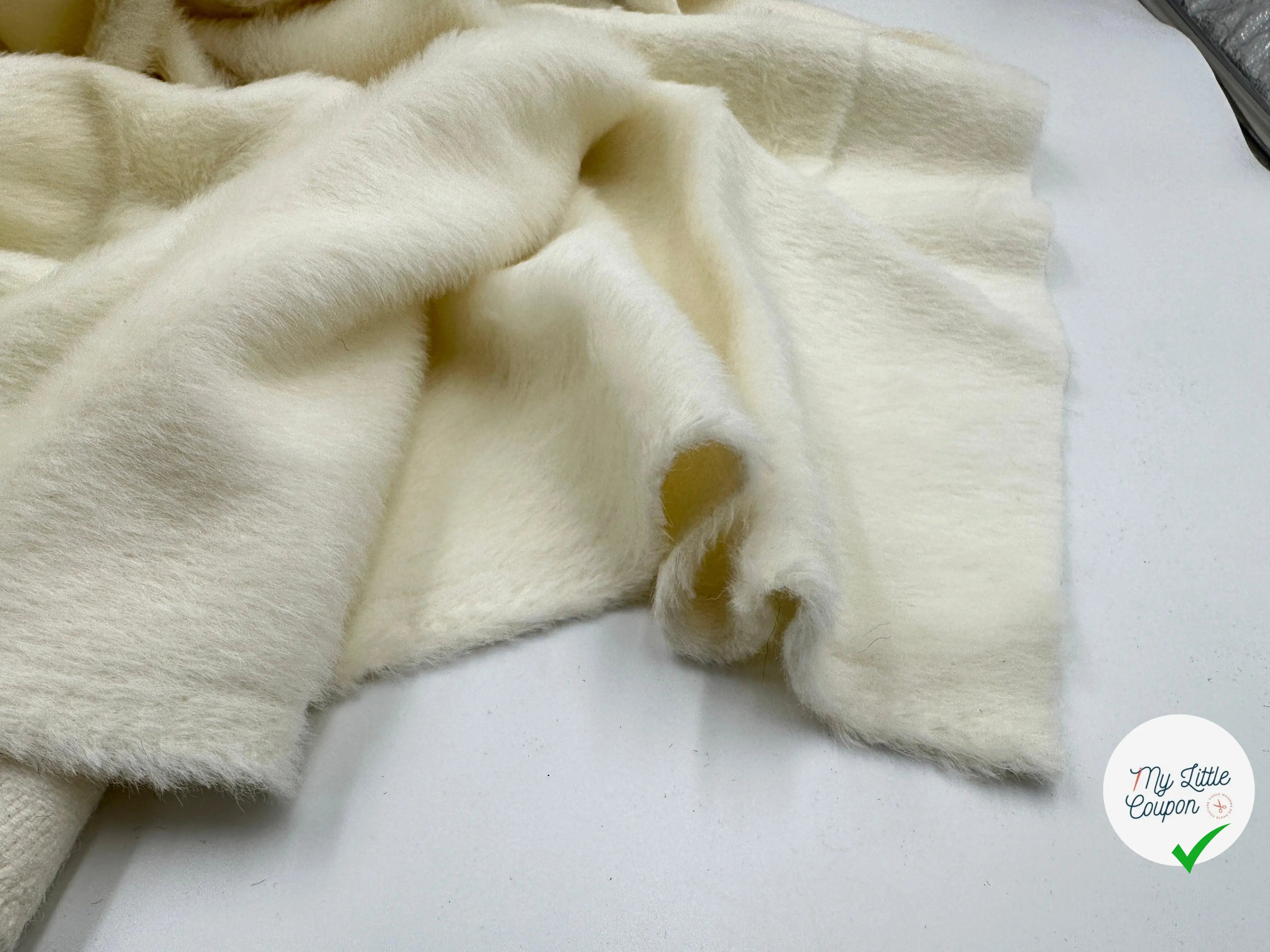LAINAGE MANTEAU ALPAGA ASPECT FOURRURE BLANC CASSÉ PRESTIGE - My Little Coupon - tissu - coudre