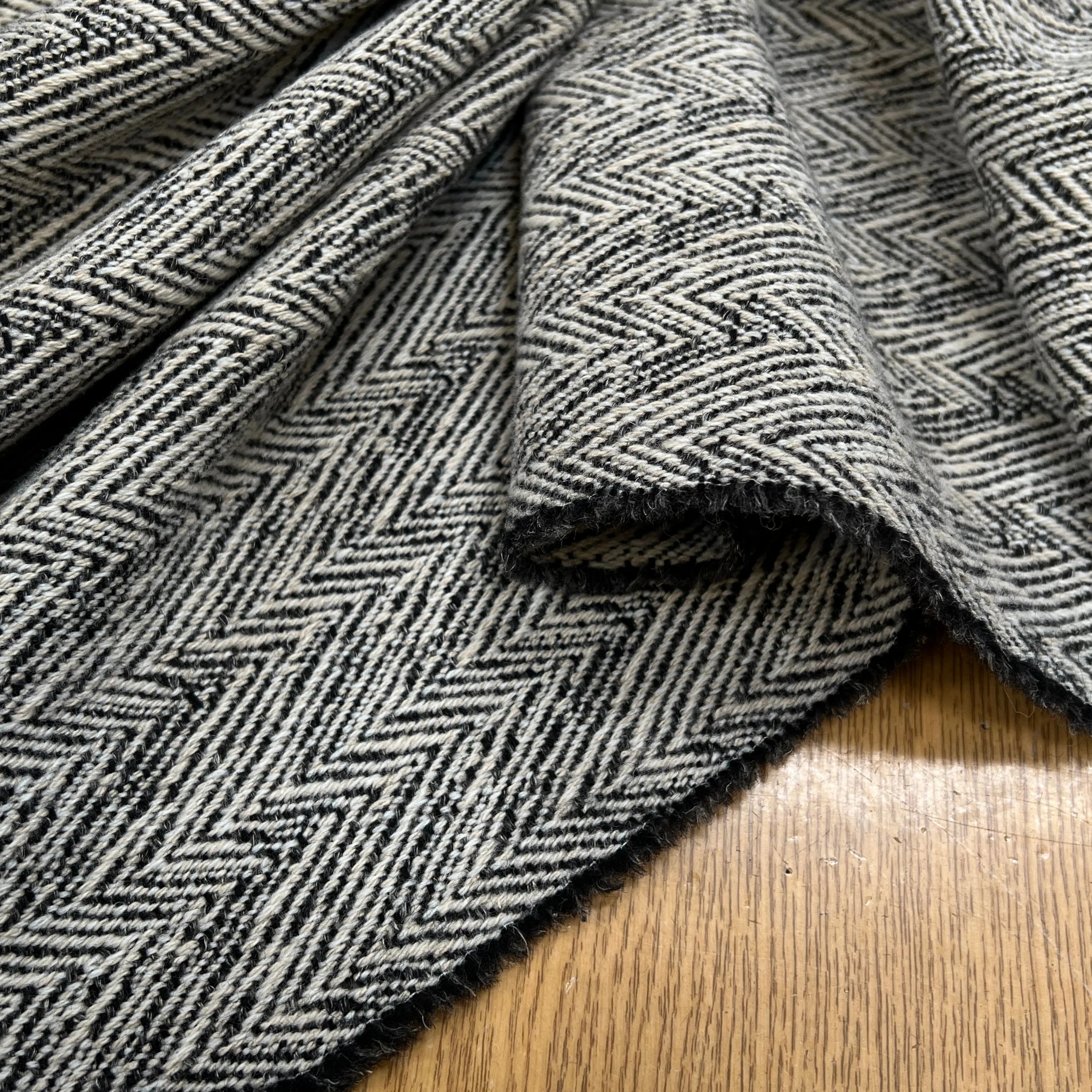 LAINAGE MANTEAU CHEVRON BEIGE NOIR - My Little Coupon