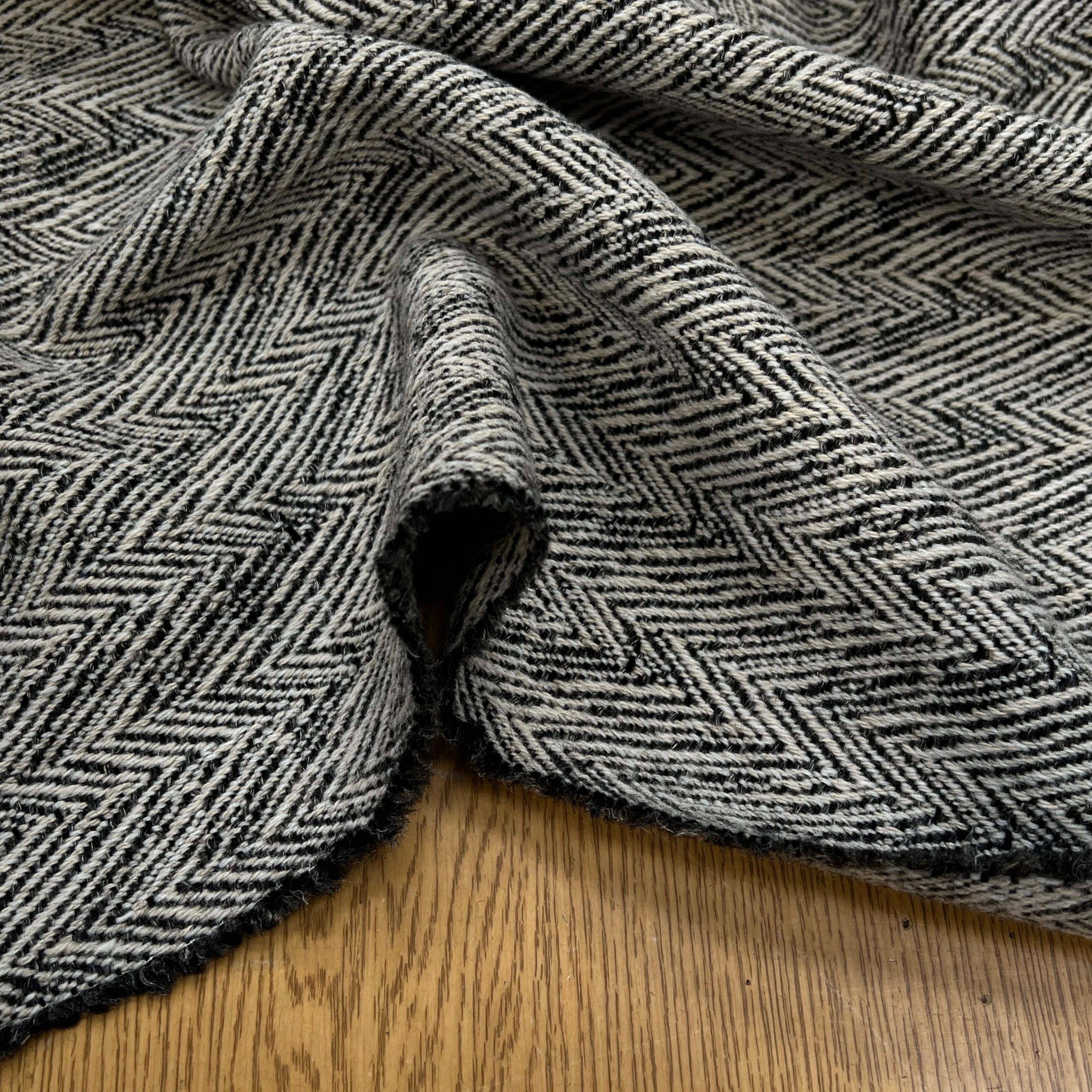 LAINAGE MANTEAU CHEVRON BEIGE NOIR - My Little Coupon