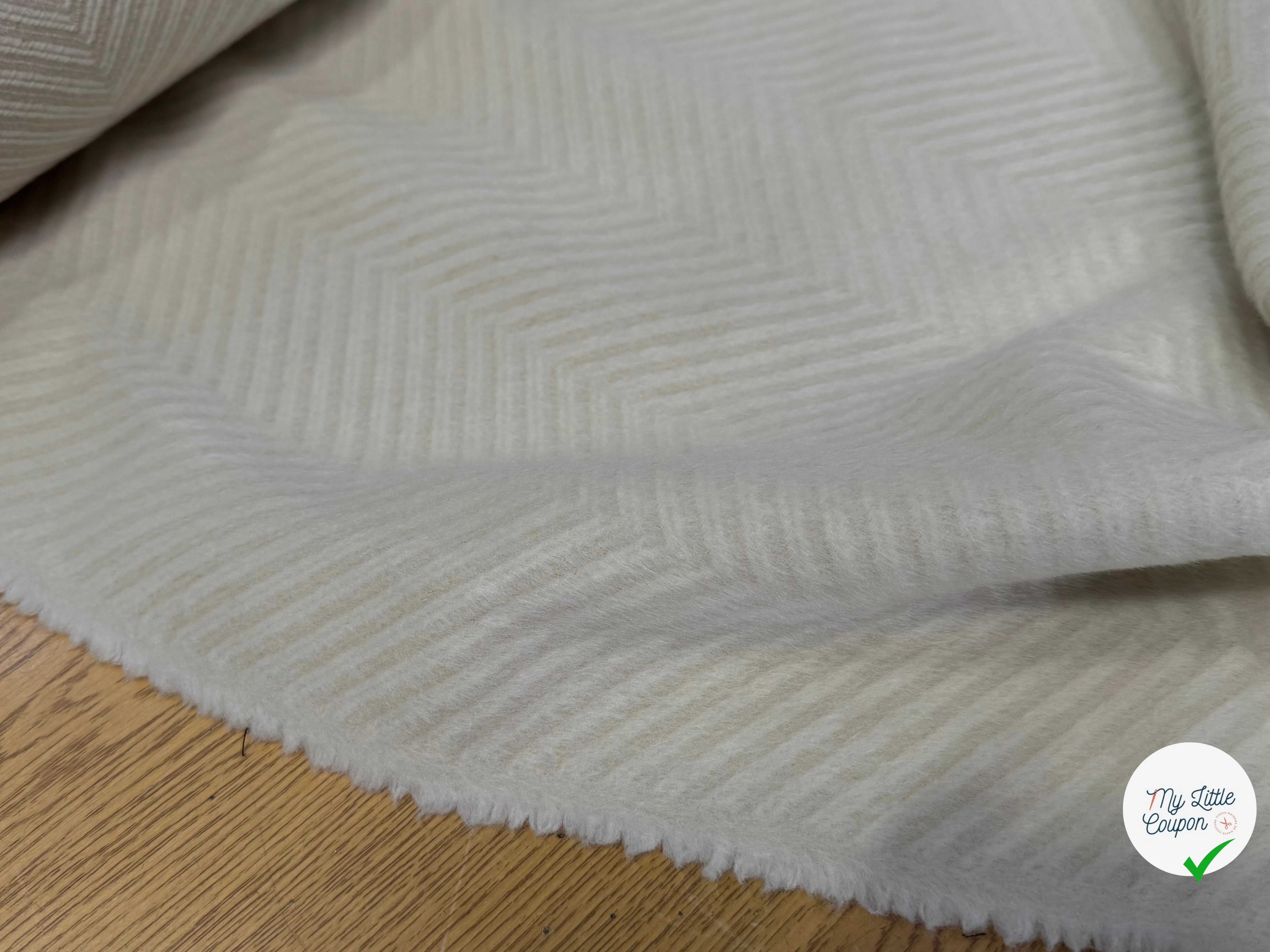 LAINAGE MANTEAU CHEVRON POILS COURT ULTRA DOUX ET BEAU BEIGE - My Little Coupon