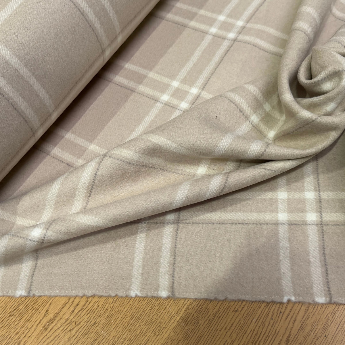 LAINAGE MANTEAU ECOSSAIS DOUX 10% CACHEMIRE 88% LAINE BEIGE - My Little Coupon