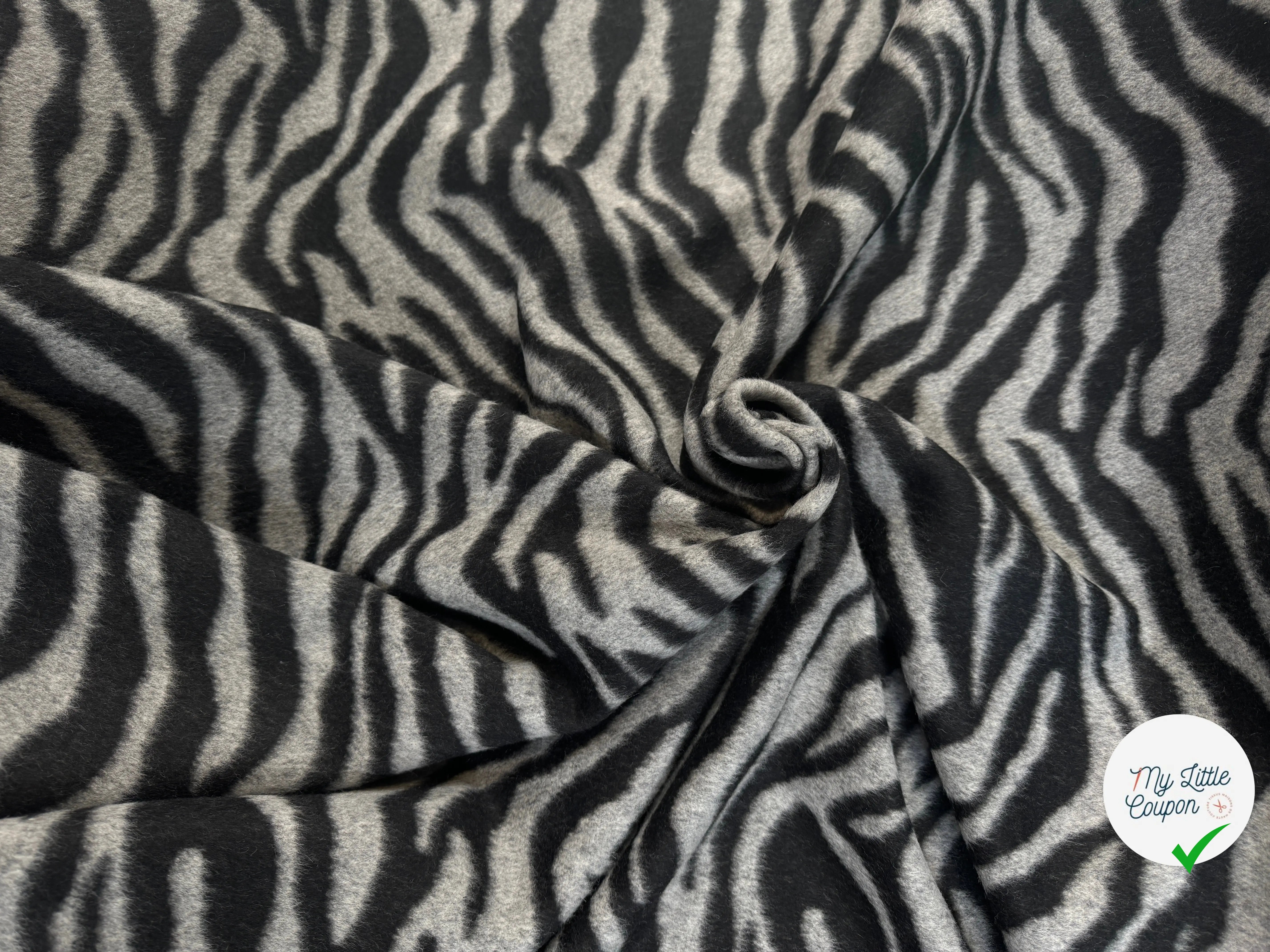 LAINAGE MANTEAU ZÉBRÉ NOIR ET GRIS - My Little Coupon