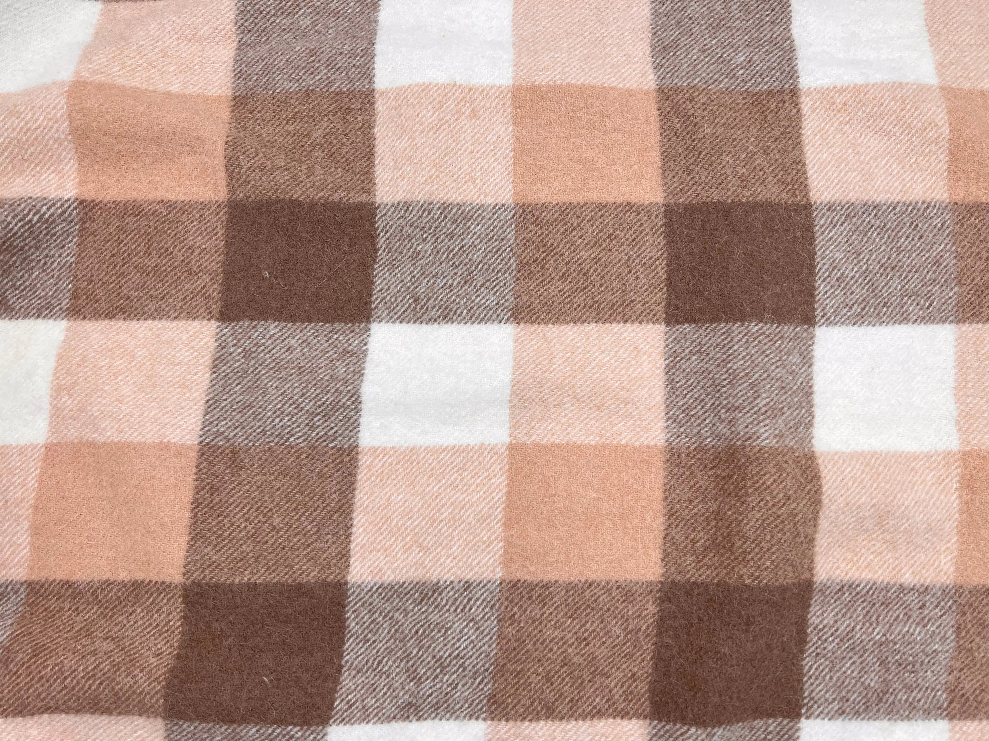 LAINAGE MANTEAUX CARREAUX SAUMON ET BROWN - My Little Coupon - tissu - coudre