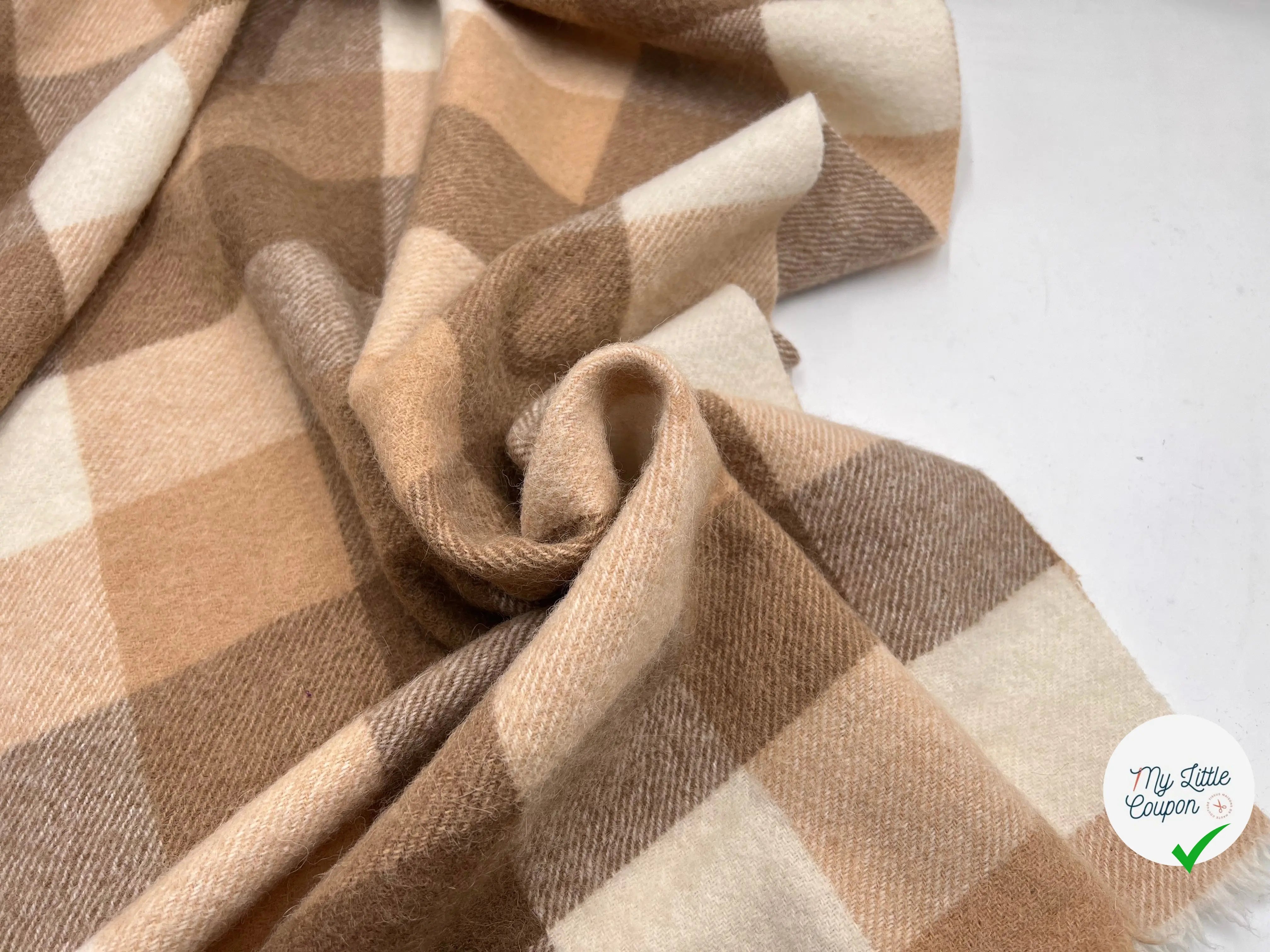 LAINAGE MANTEAUX CARREAUX SAUMON ET BROWN - My Little Coupon - tissu - coudre