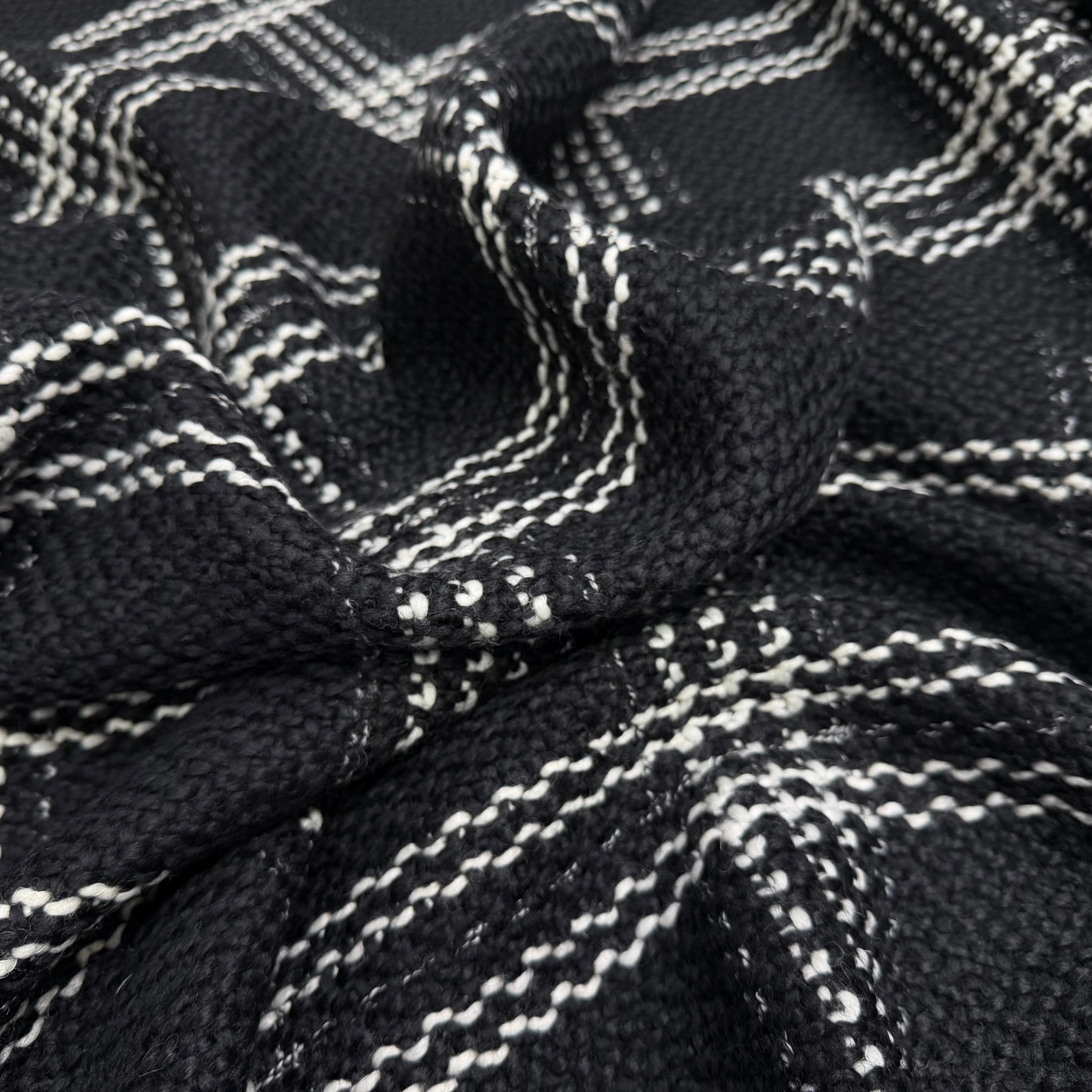 LAINAGE NOIR CARREAU BLANC CASSÉ - My Little Coupon