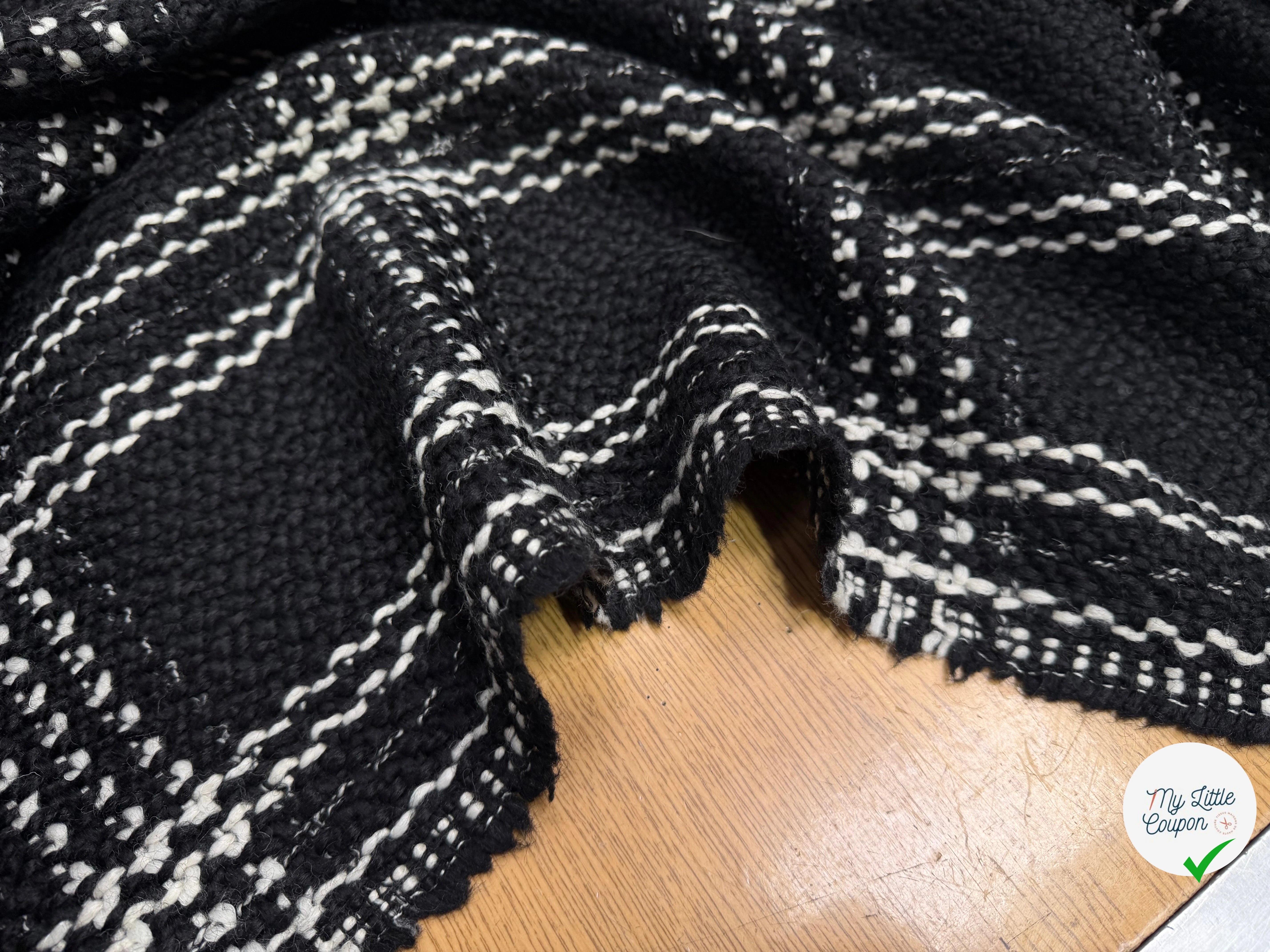 LAINAGE NOIR CARREAU BLANC CASSÉ - My Little Coupon