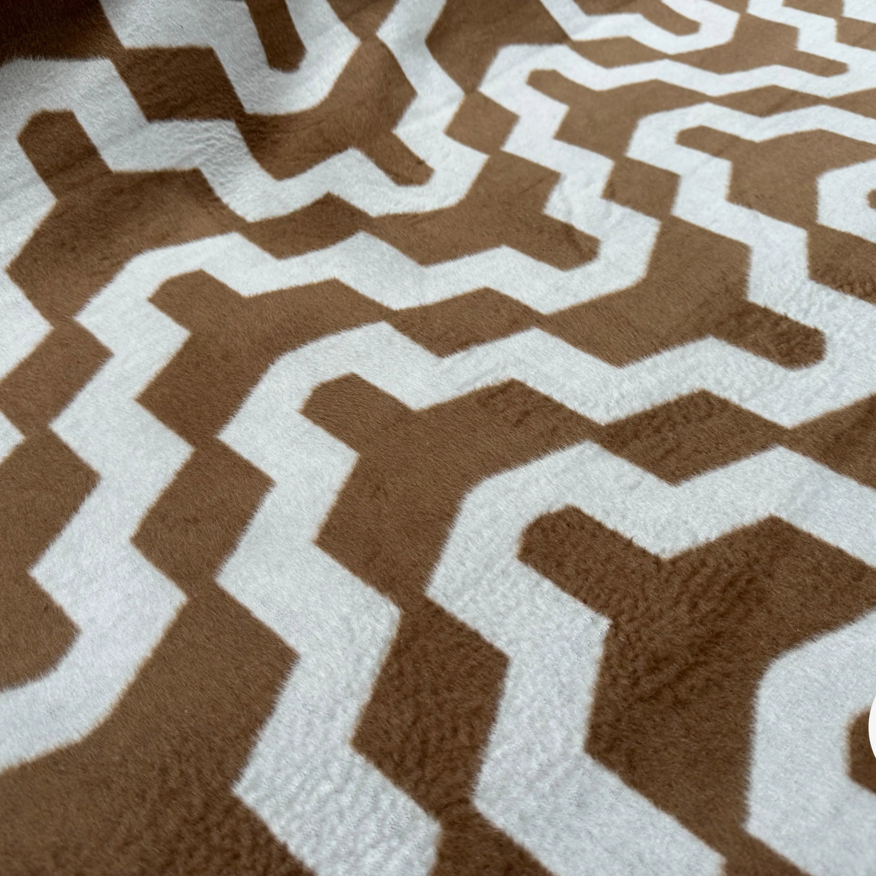 LAINAGE POLYESTER DUVETEUX GRAPHIQUE CAMEL - My Little Coupon