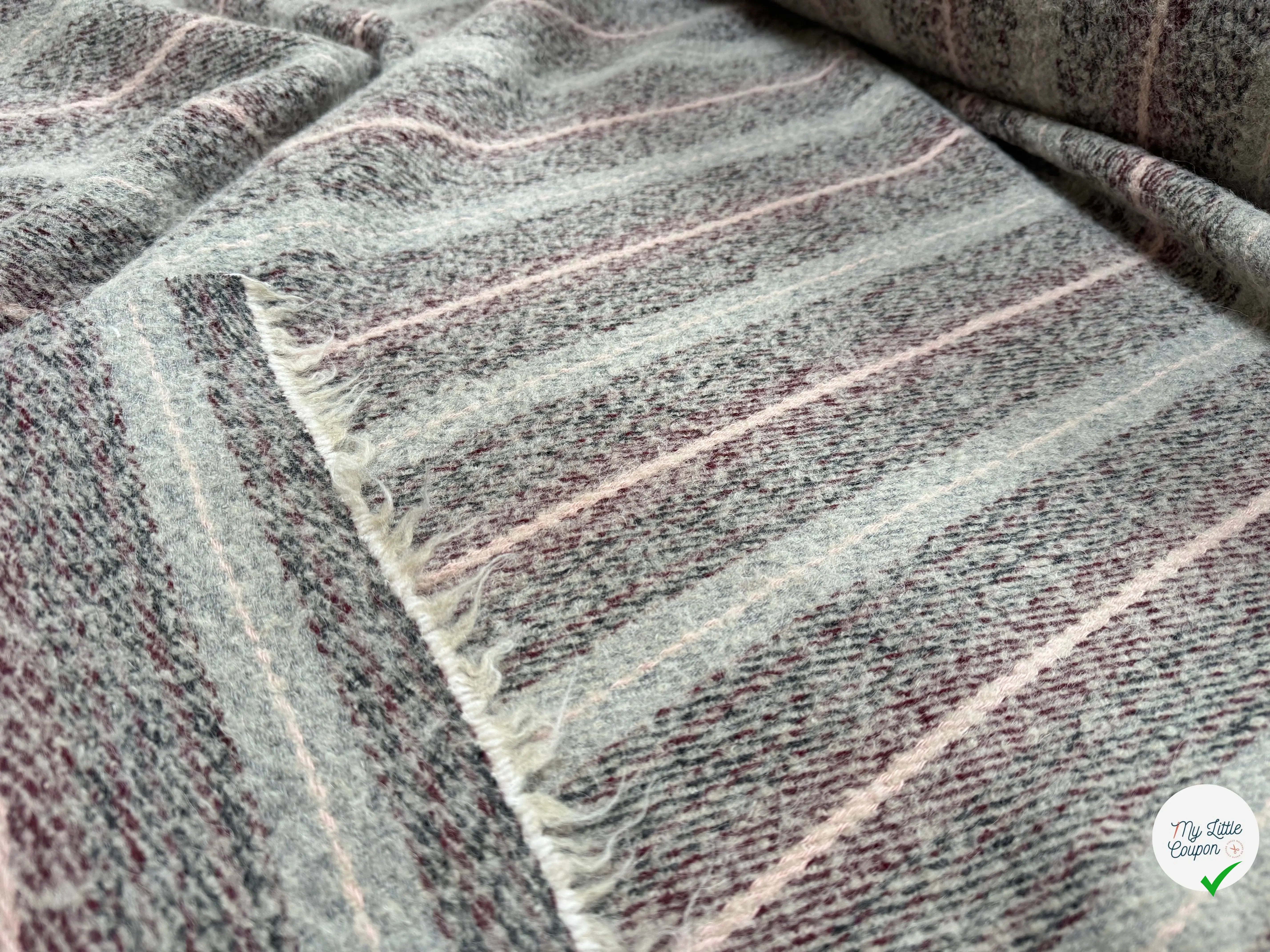 LAINAGE RAYÉ GRIS ROUGE 100% LAINE - My Little Coupon