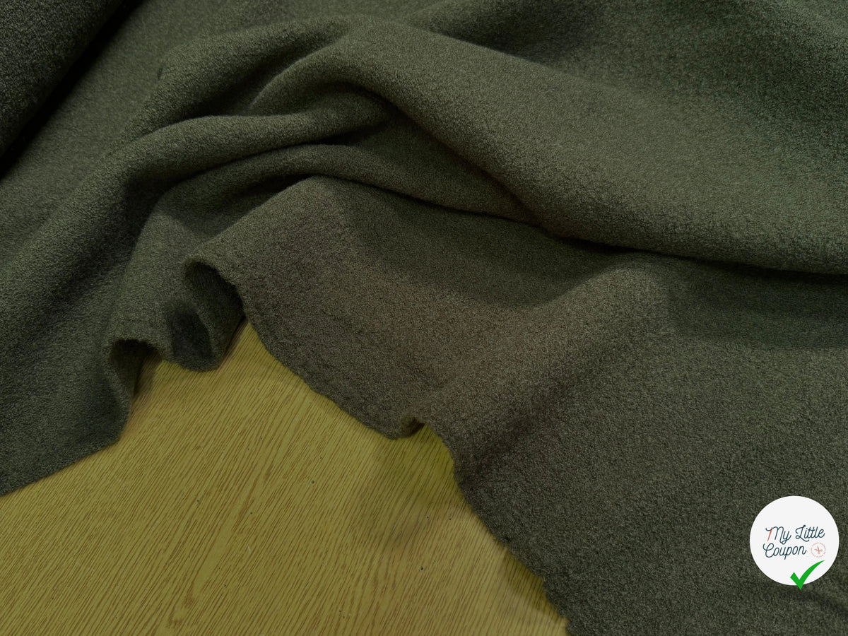 Tissu laine bouillie haute couture kaki - texture en gros plan
