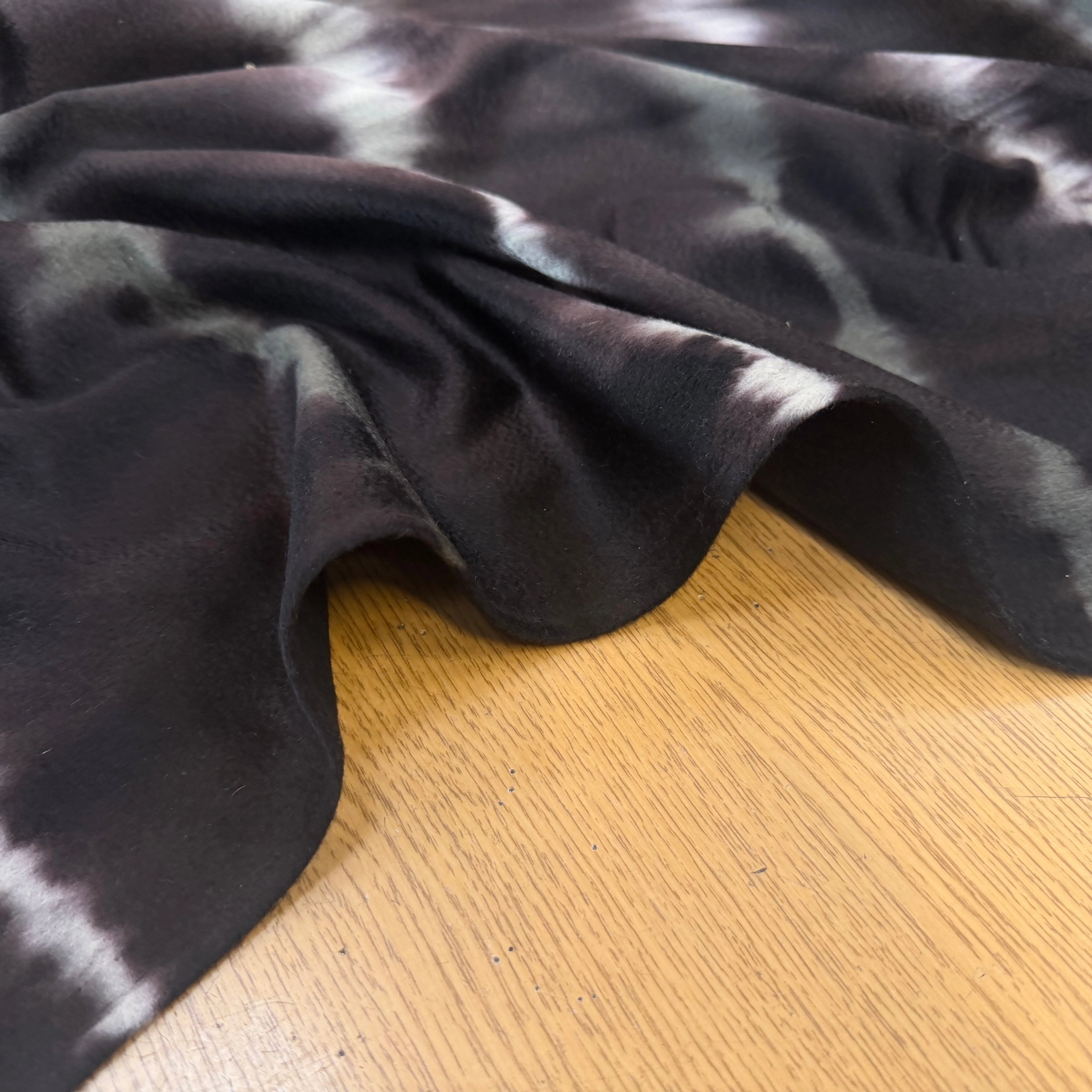 LAINE ULTRA DOUCE MOTIF RATURES ABSTRAITES - My Little Coupon