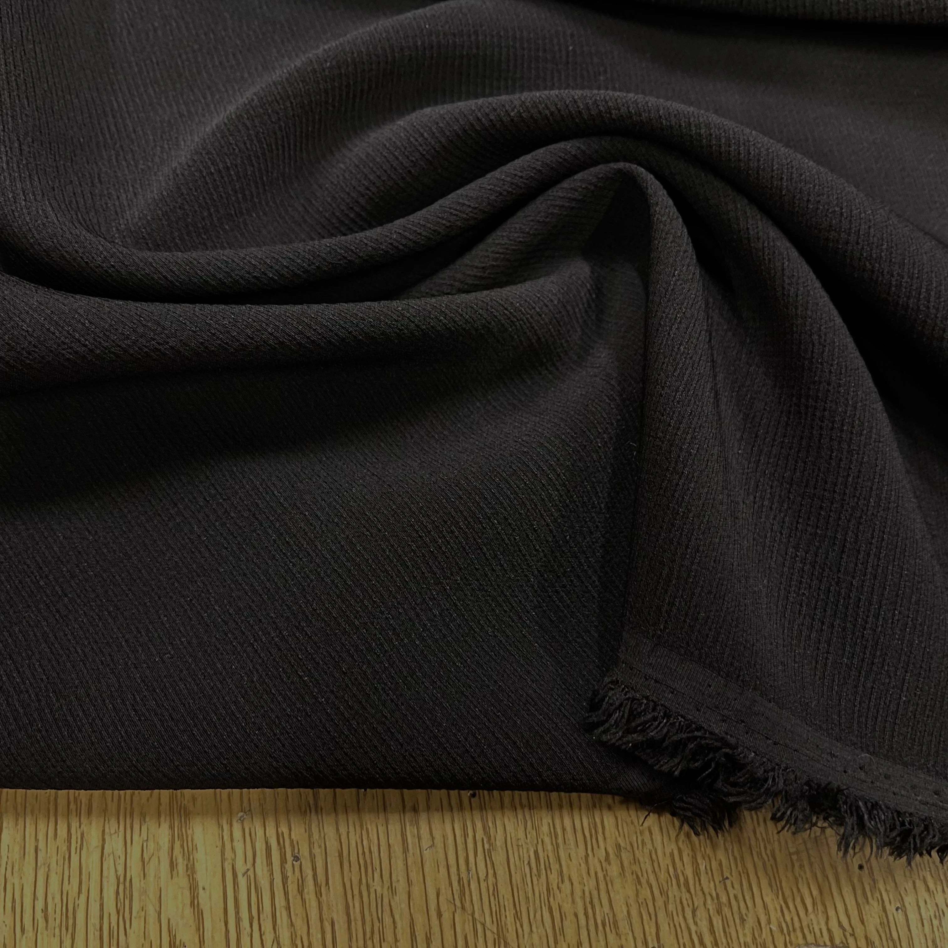 LANSING CREPE BLACK STRETCH - My Little Coupon