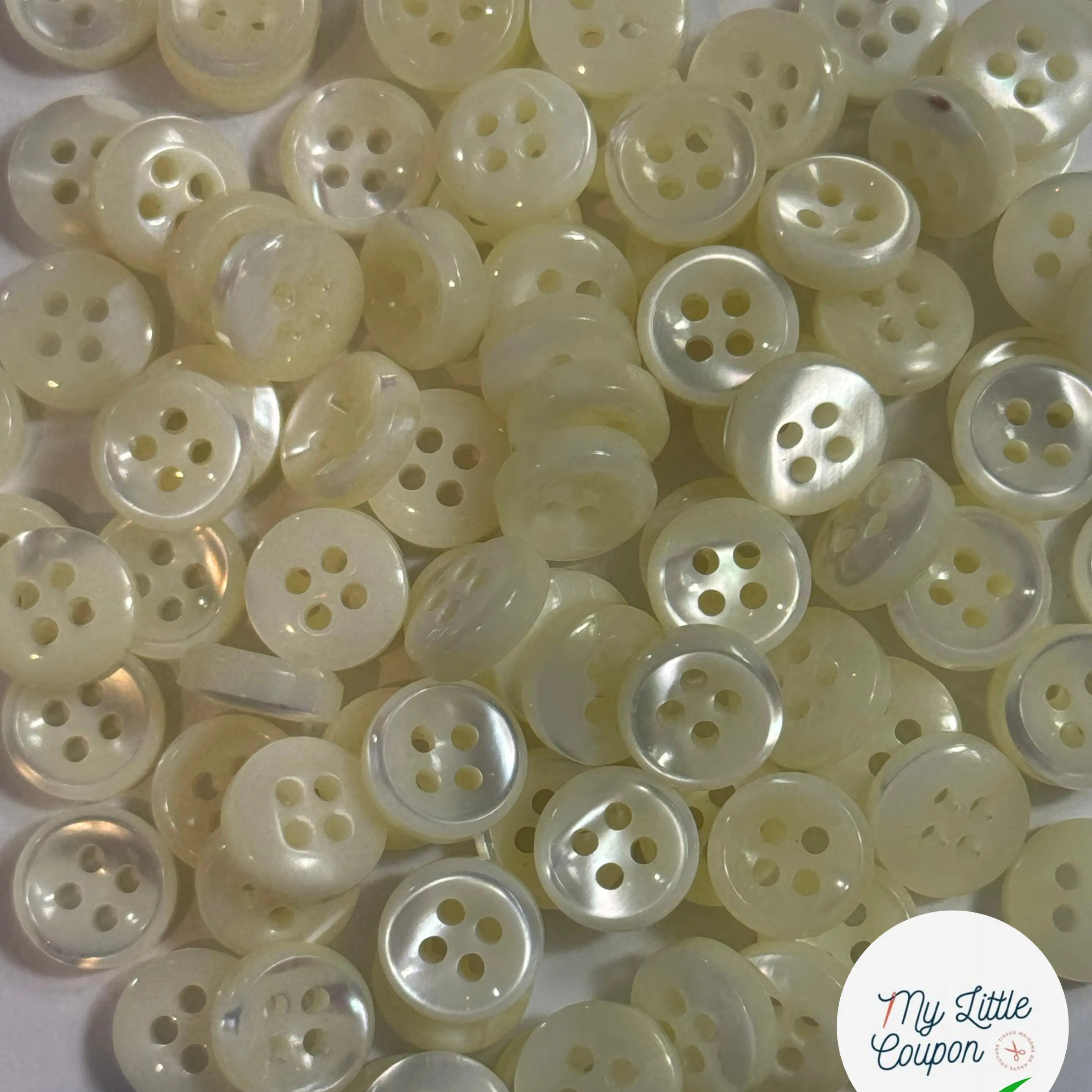 LOT DE 5 BOUTONS A 4 TROUS BLANC NACRE 10MM - My Little Coupon