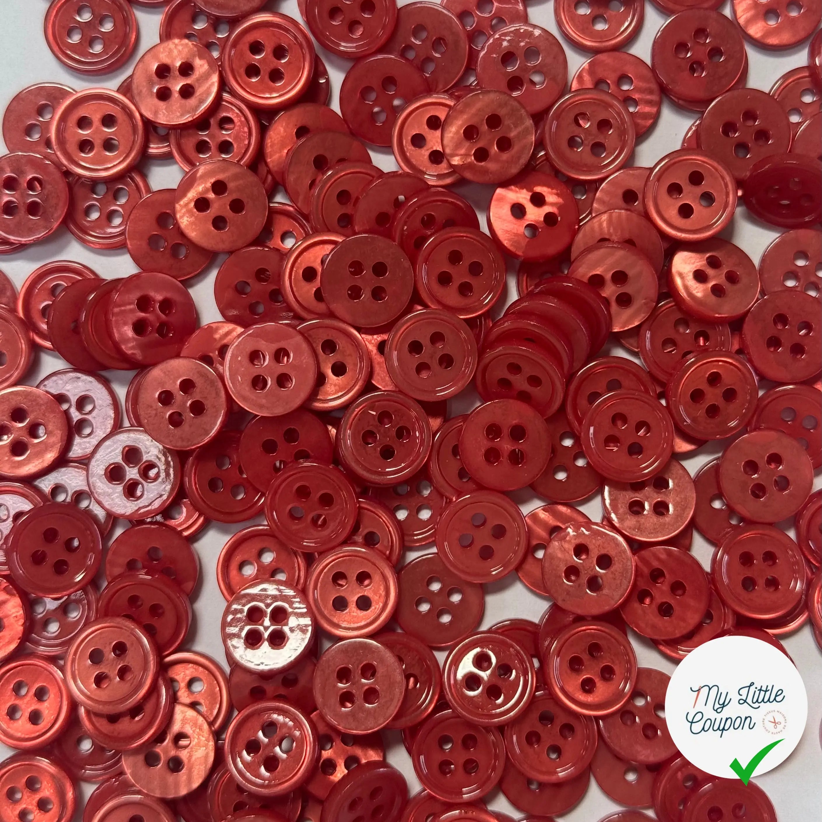 LOT DE 5 BOUTONS A 4 TROUS ROUGE CERISE - My Little Coupon