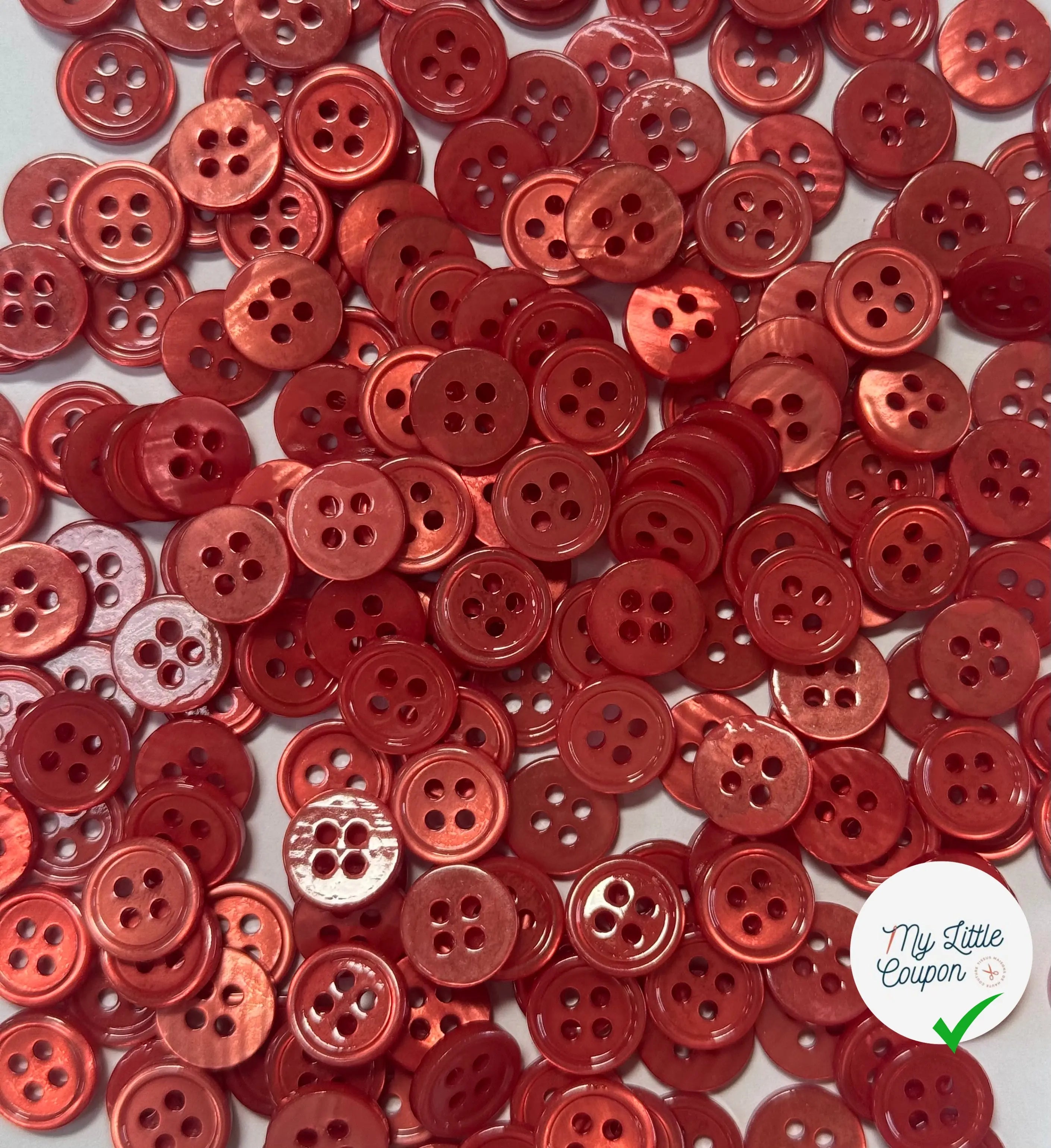LOT DE 5 BOUTONS A 4 TROUS ROUGE CERISE - My Little Coupon