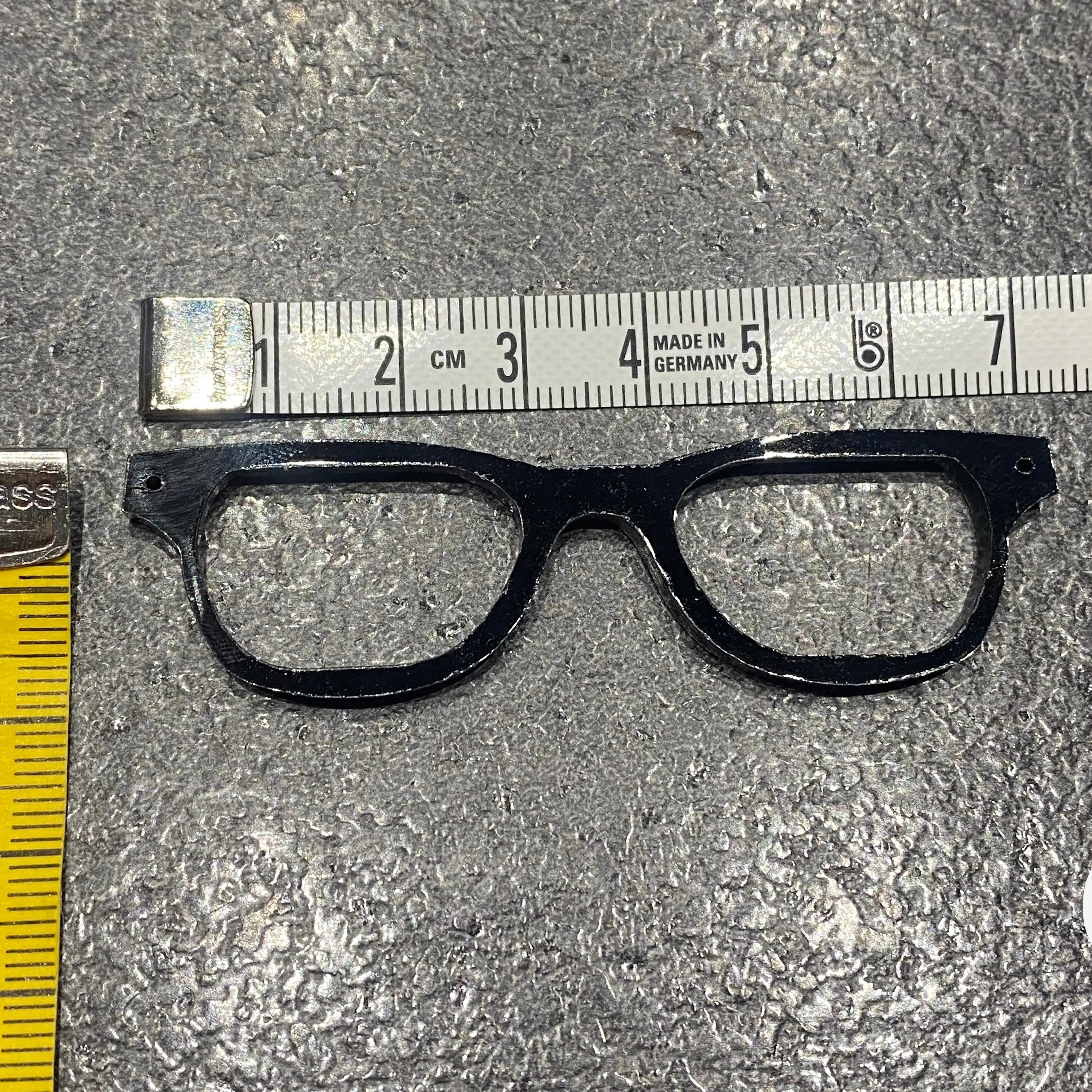 LUNETTES À COUDRE NOIRES LAQUÉES - My Little Coupon