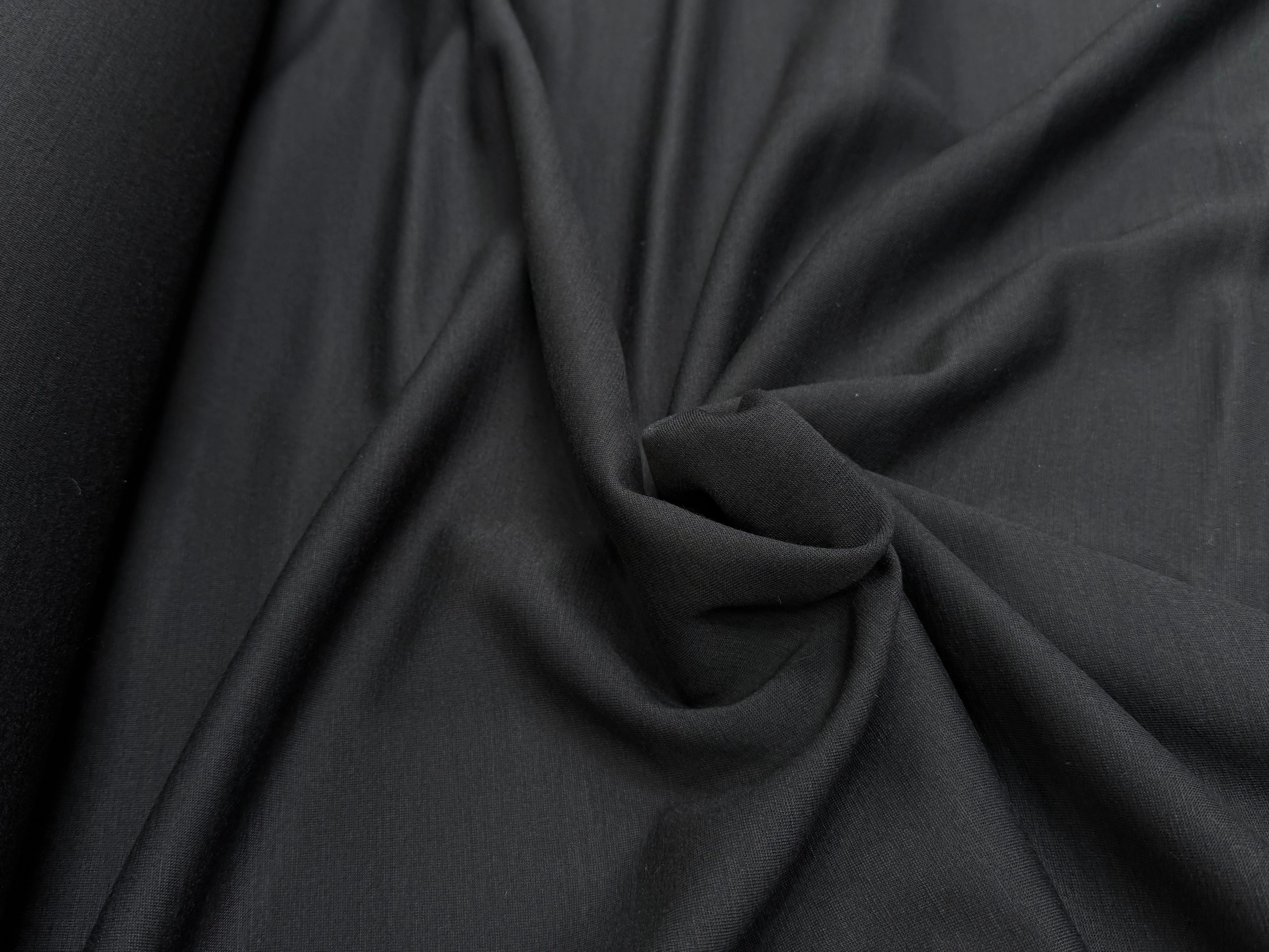 MAILLE DE LAINE LOURDE TRÈS BELLE TENUE NOIRE - My Little Coupon
