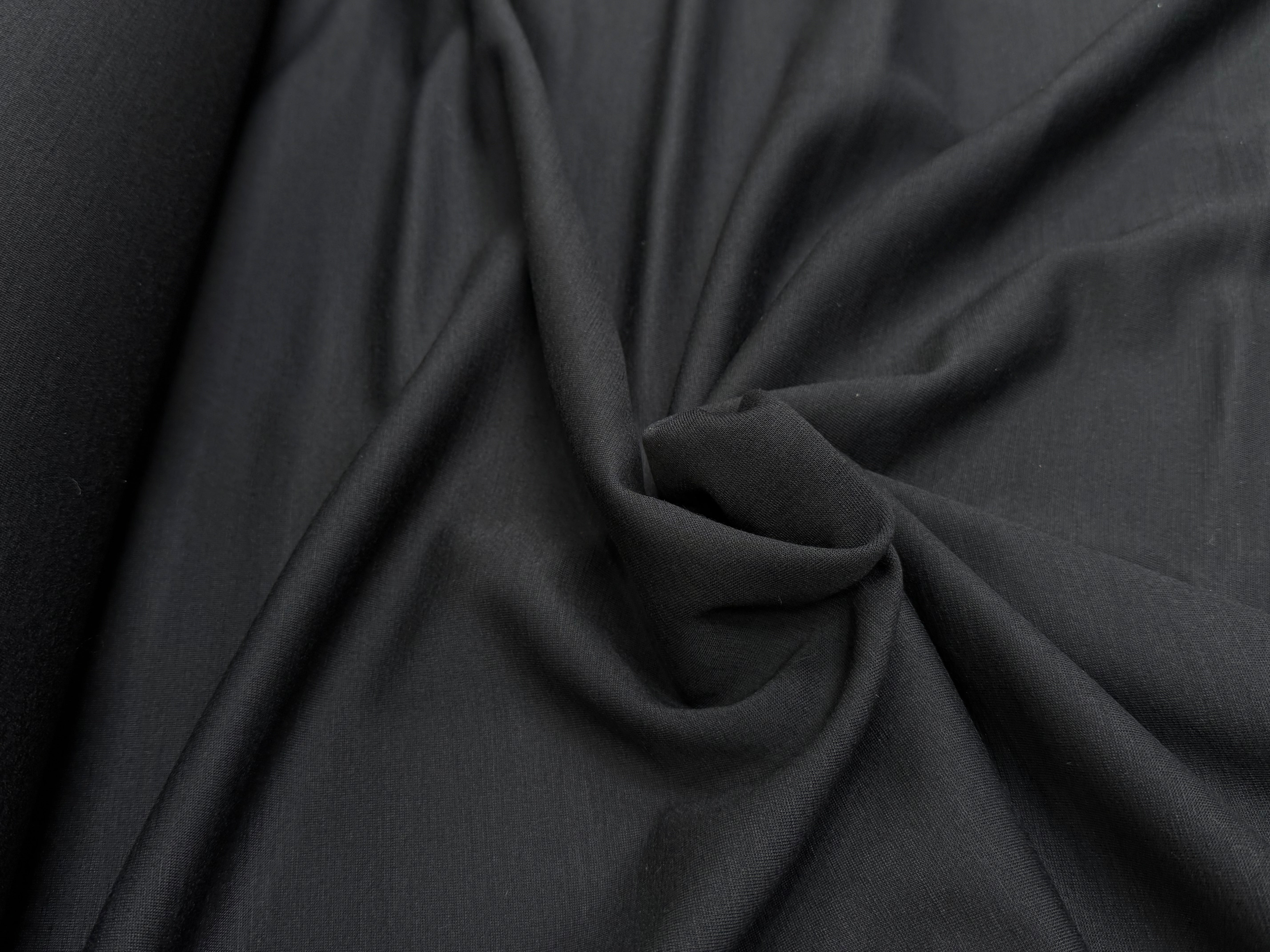 MAILLE DE LAINE LOURDE TRÈS BELLE TENUE NOIRE - My Little Coupon