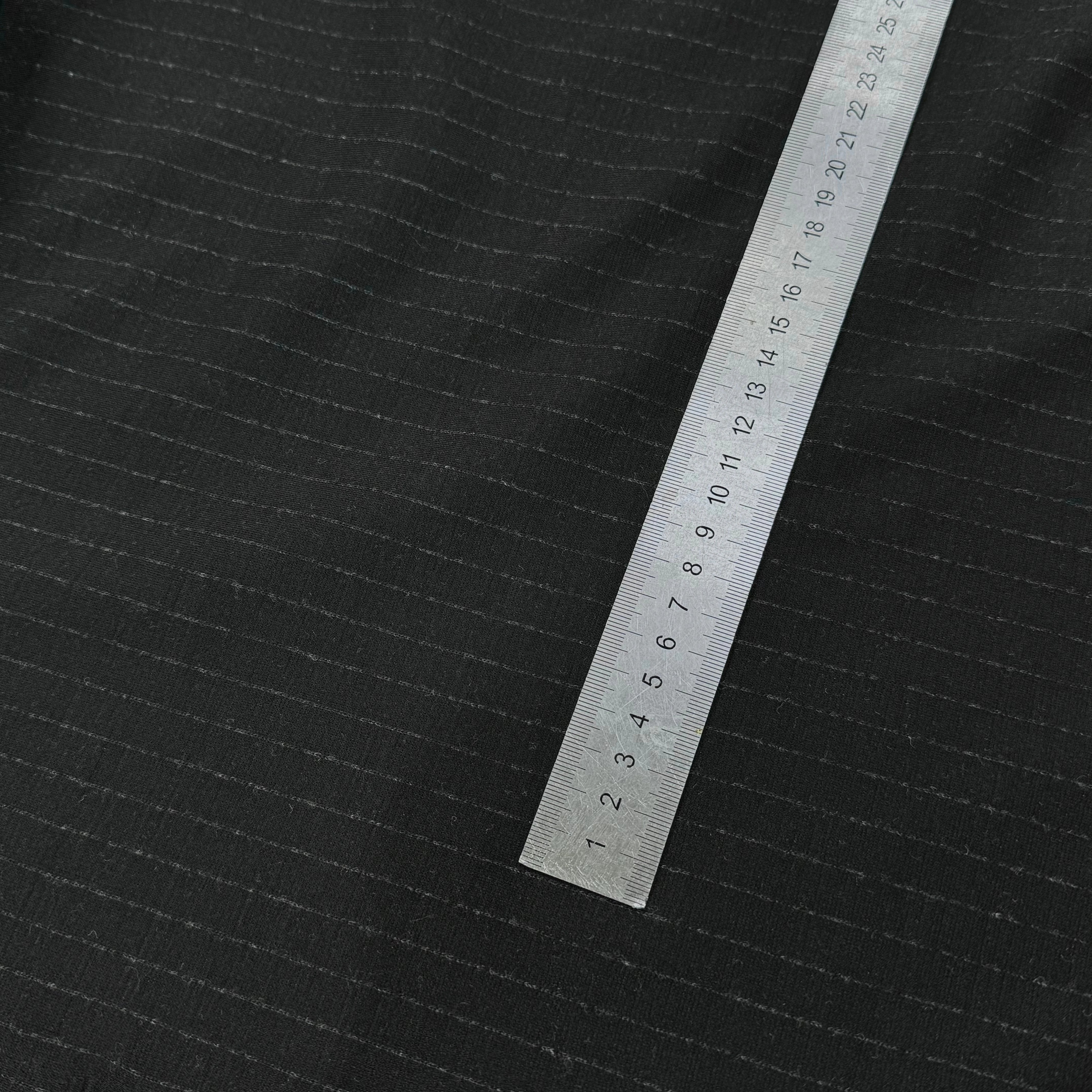 MAILLE DE LAINE ULTRA STRETCH NOIR RAYÉE BELLE TENUE - My Little Coupon