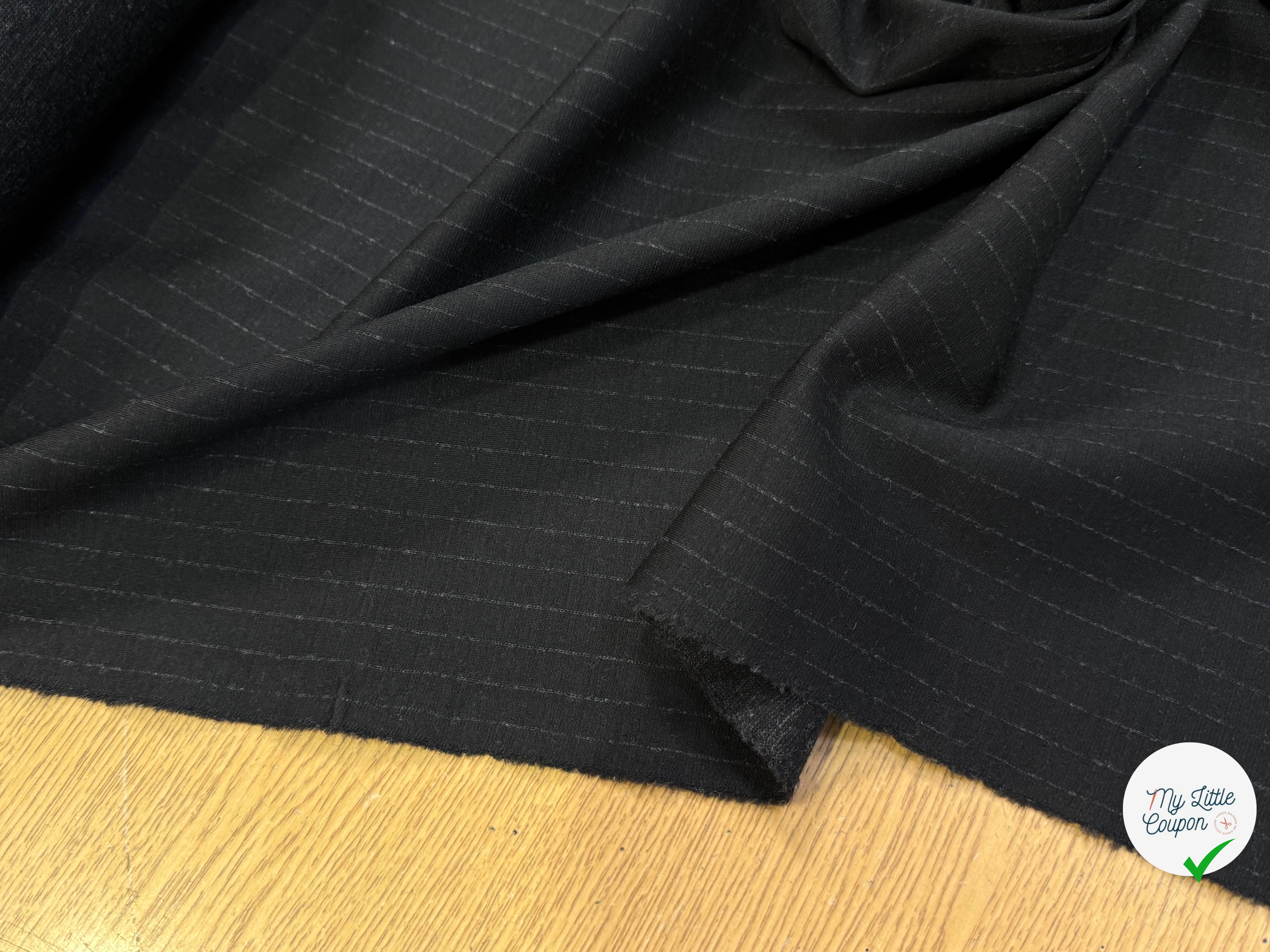 MAILLE DE LAINE ULTRA STRETCH NOIR RAYÉE BELLE TENUE - My Little Coupon