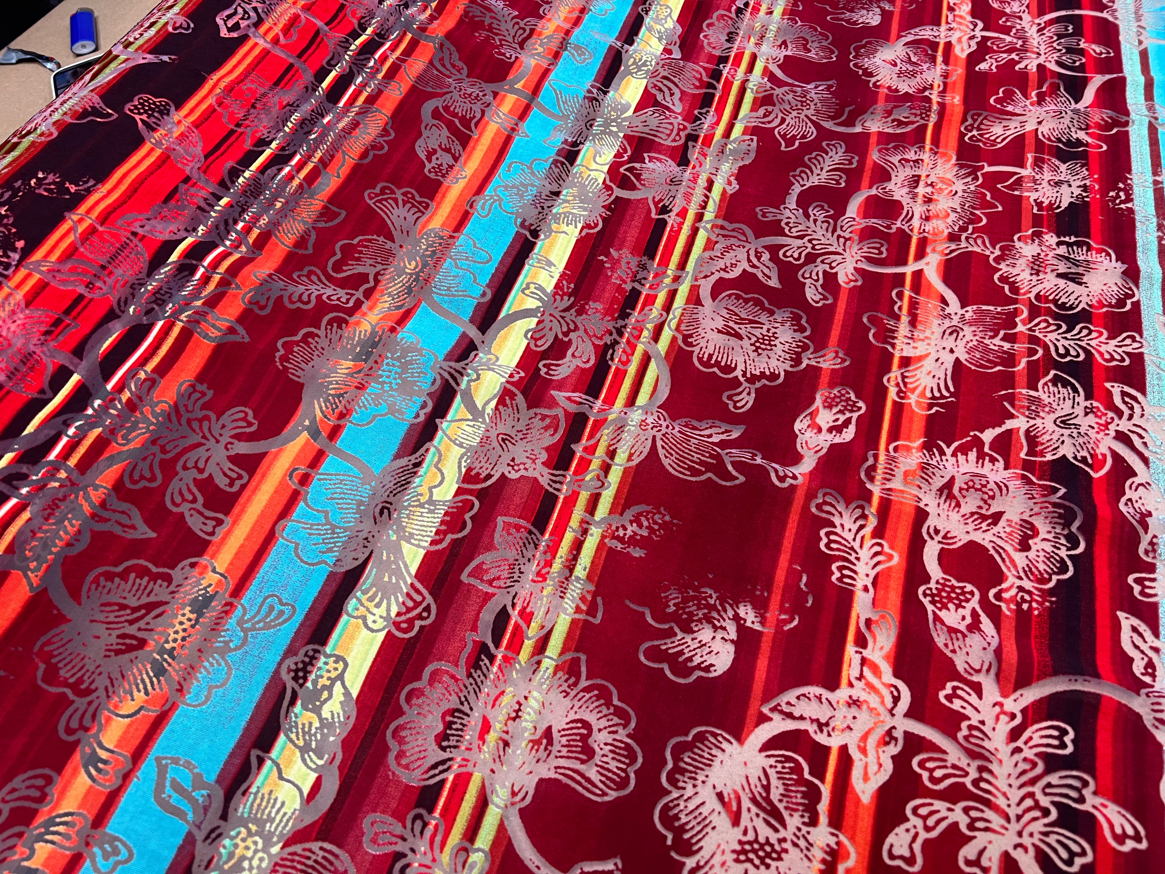 MAILLE DEVORÉE DE FLEURS RAYÉE FOND ROUGE - My Little Coupon