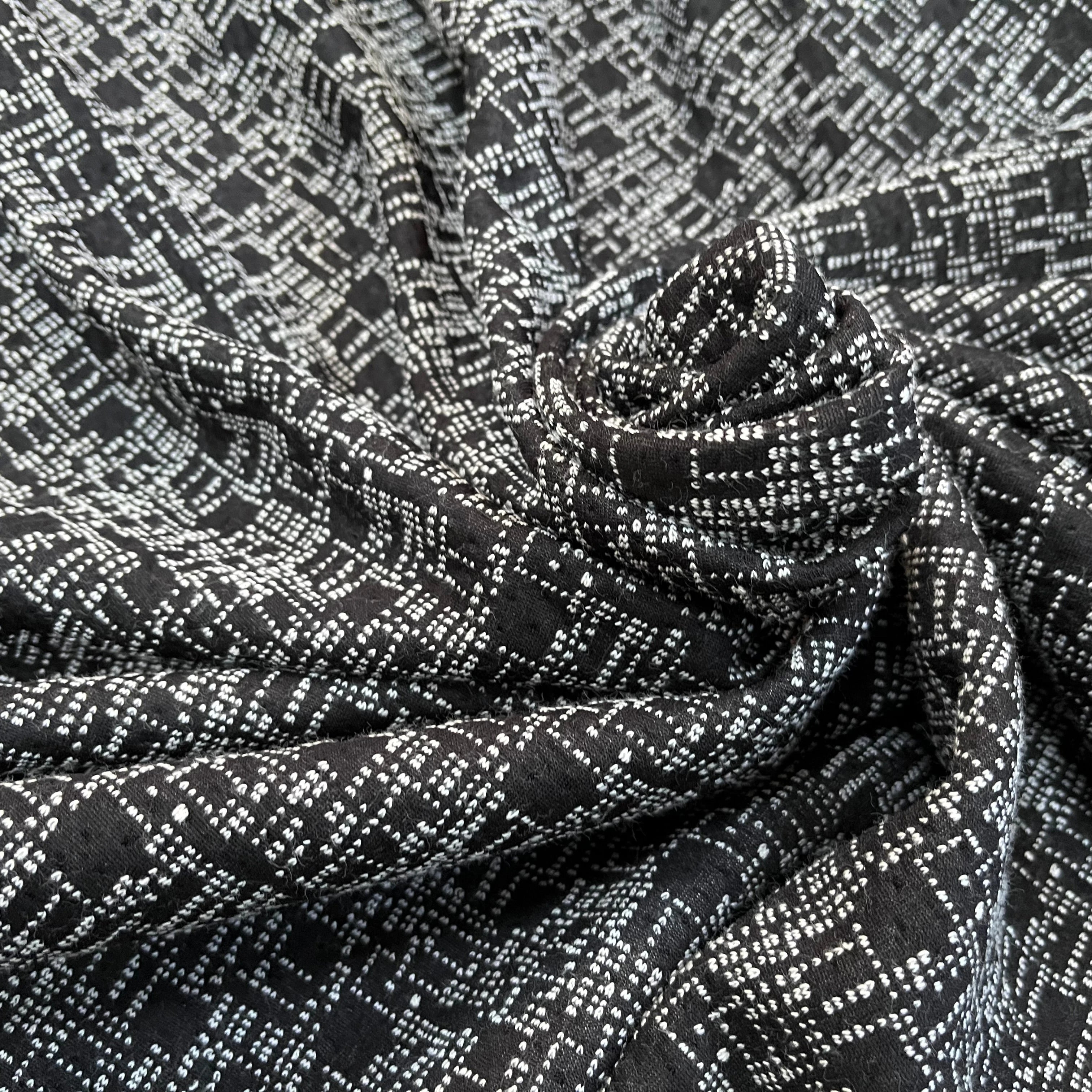 MAILLE EFFET GRUNGE MOUCHETÉE NOIR&BLANC - My Little Coupon