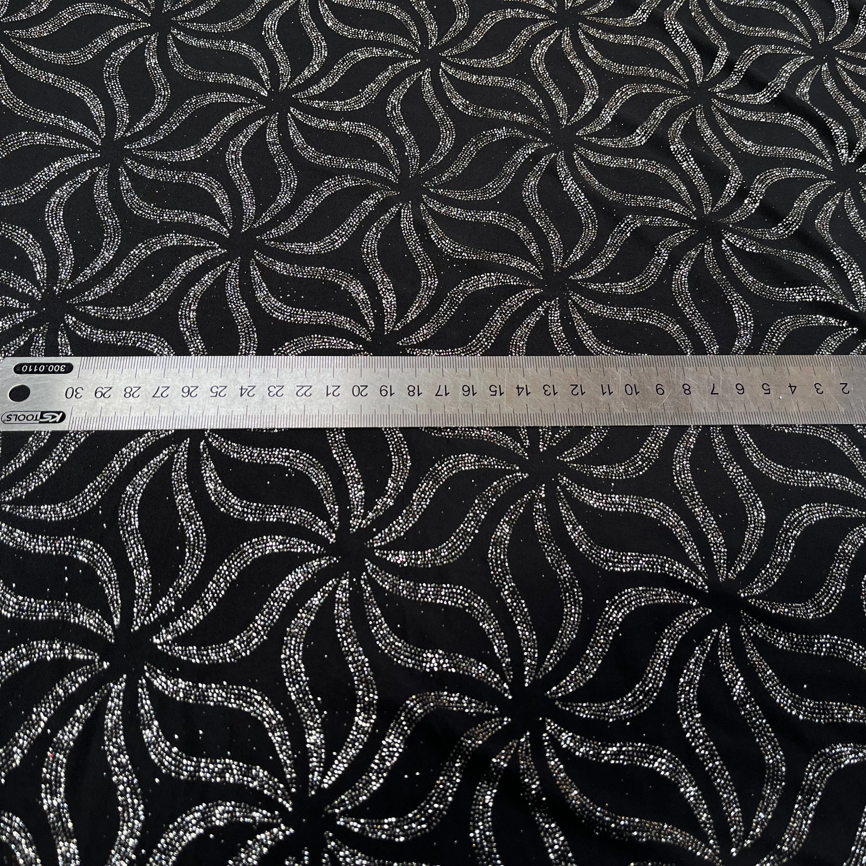 MAILLE FÊTE SÉQUIN GROSSES FEUILLES DE FLEURES BLACK&SILVER - My Little Coupon