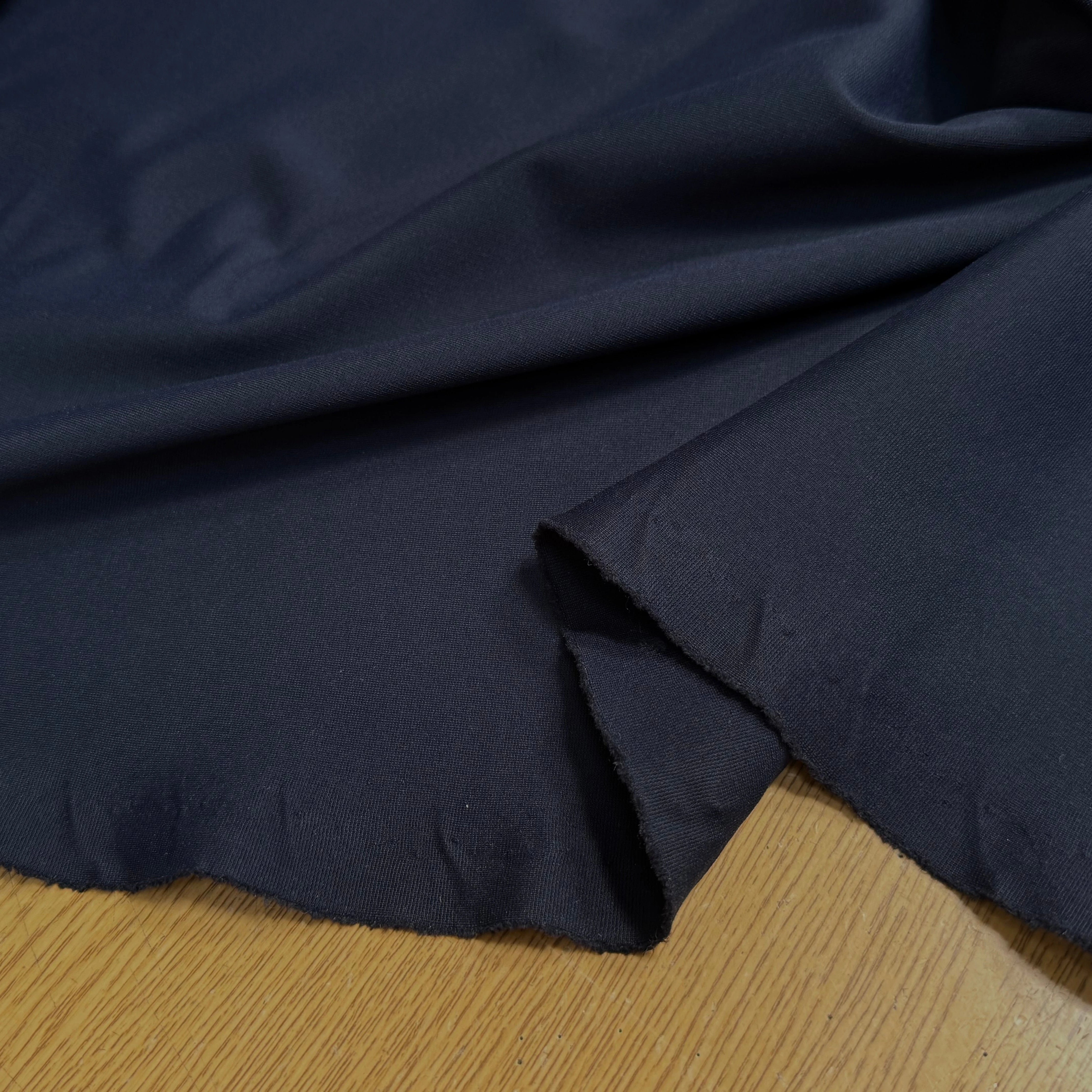 MAILLE LOURDE 100% POLYAMIDE STRETCH LÉGÈREMENT SATINÉ BLEU MARINE - My Little Coupon