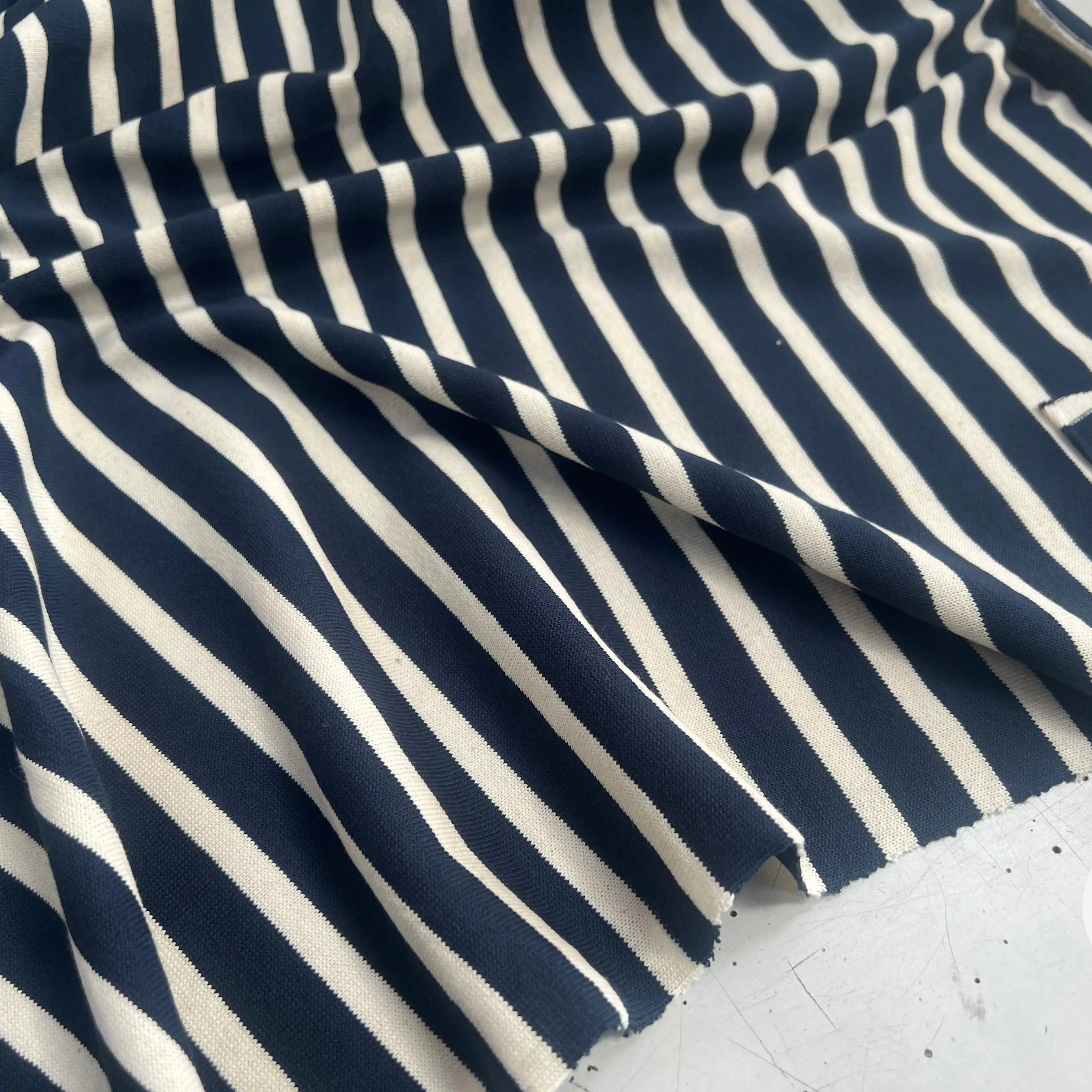 MAILLE LOURDE MARINIÈRE BLEU MARINE RAYURES CRÈME - My Little Coupon