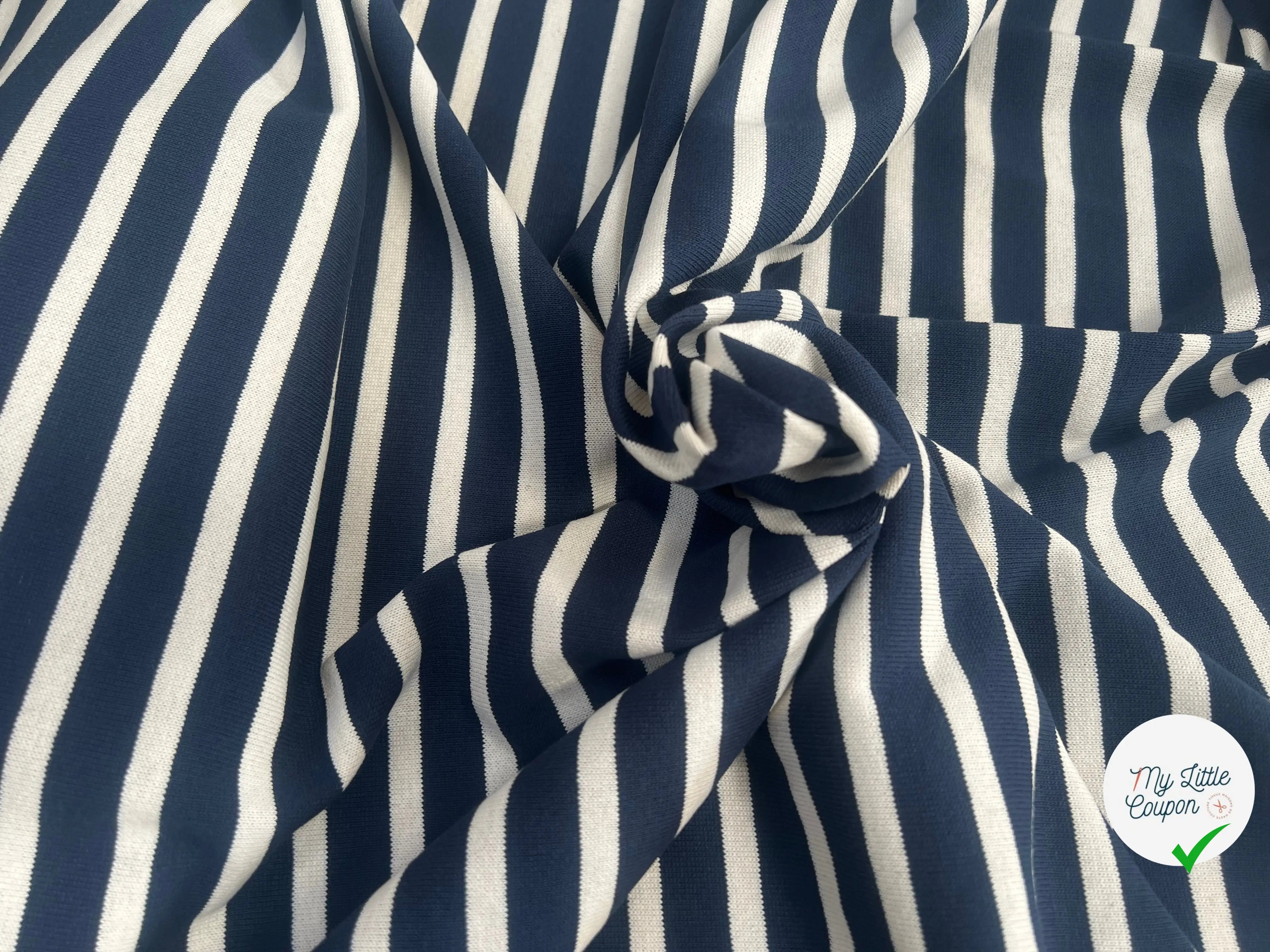 MAILLE LOURDE MARINIÈRE BLEU MARINE RAYURES CRÈME - My Little Coupon