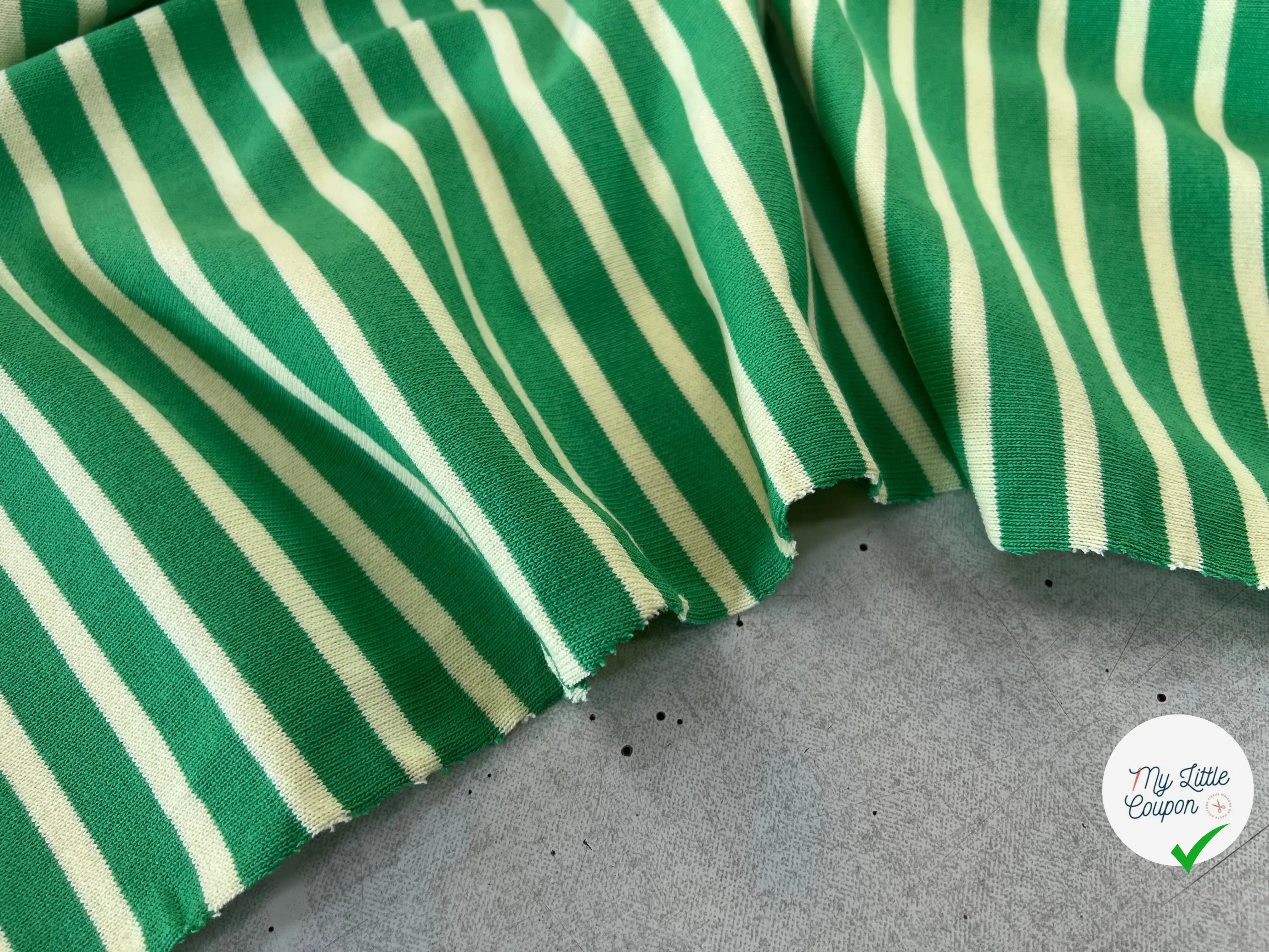 MAILLE LOURDE RAYURES CREME FOND VERT - My Little Coupon
