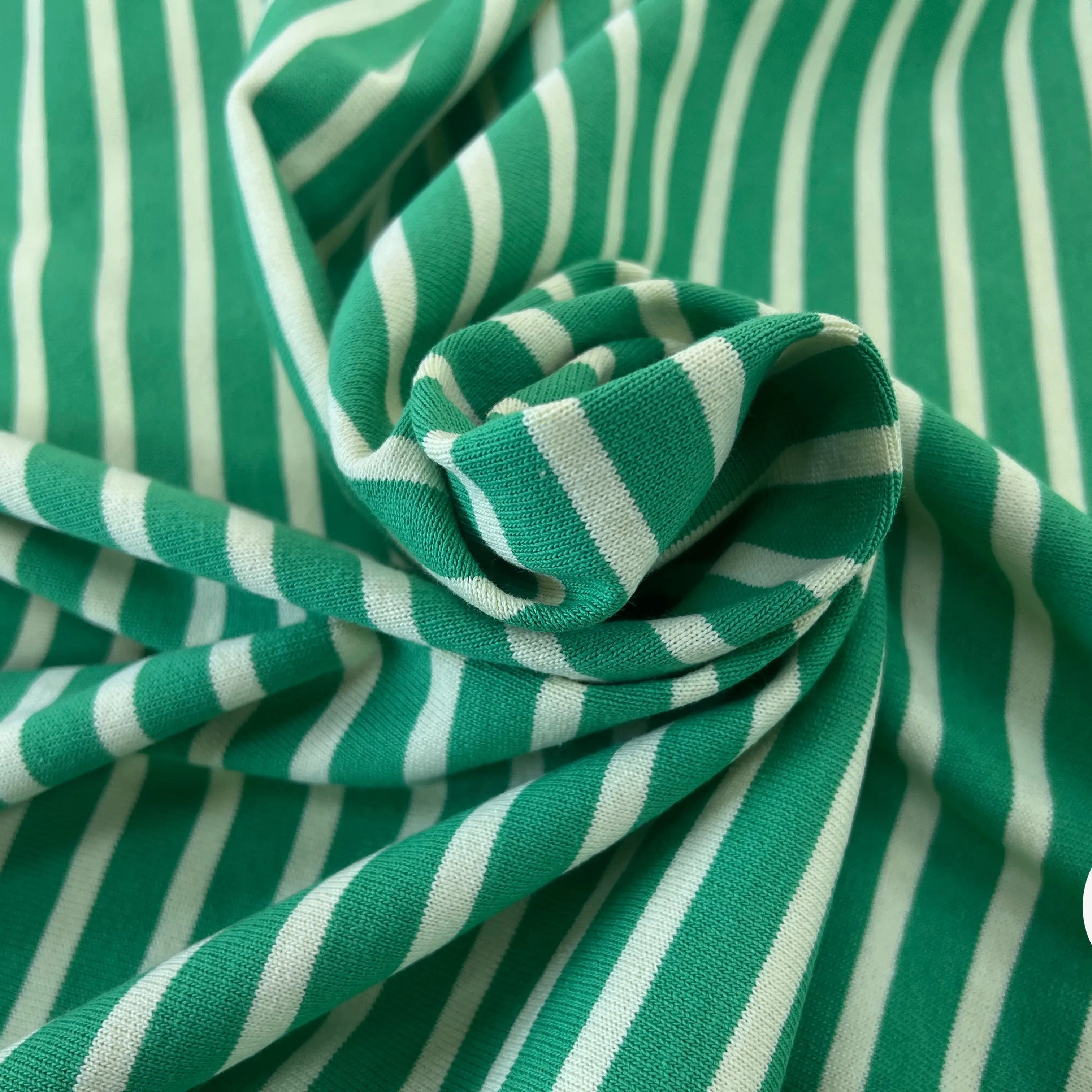 MAILLE LOURDE RAYURES CREME FOND VERT - My Little Coupon