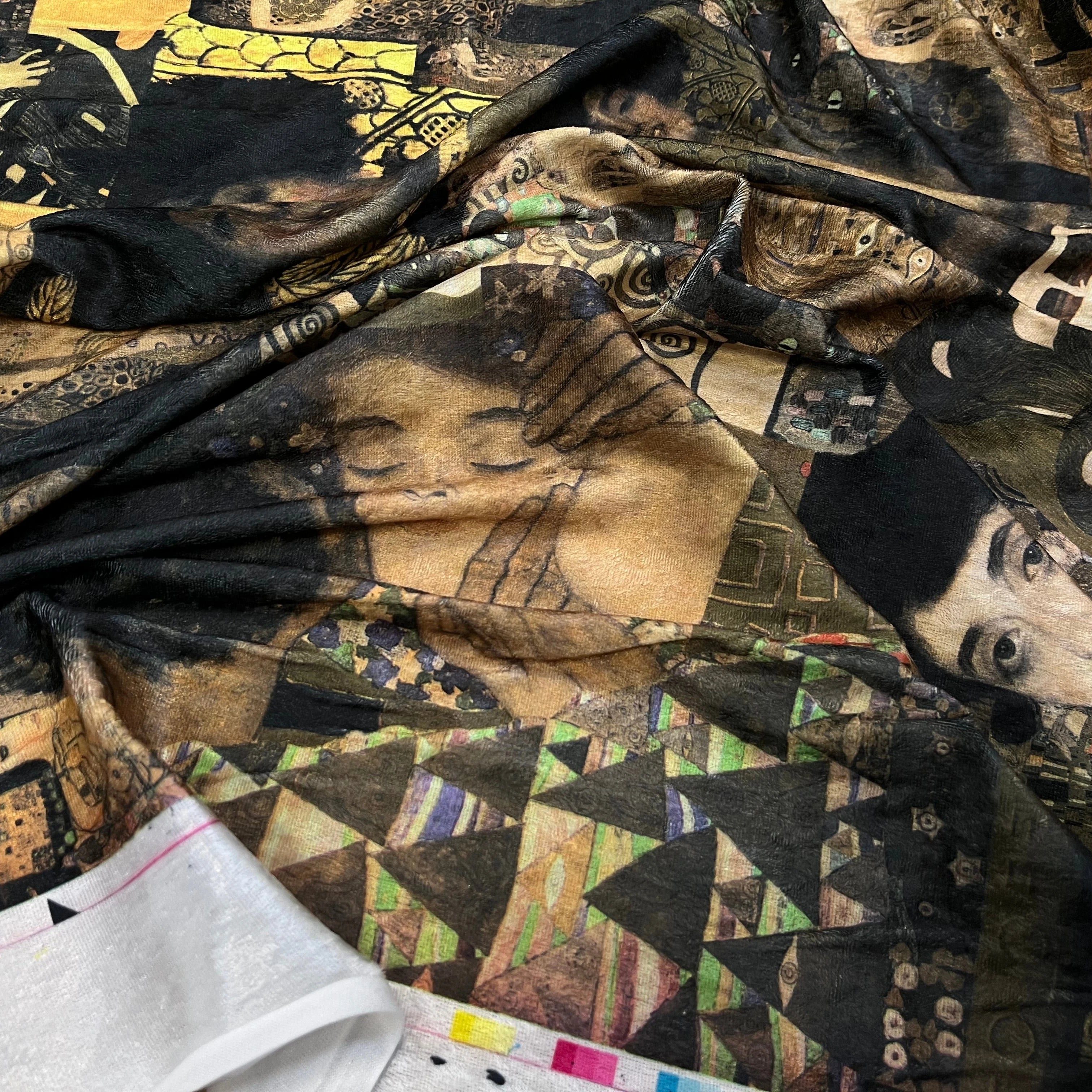 MAILLE MOTIF MOSAIQUE DE VISAGE - My Little Coupon