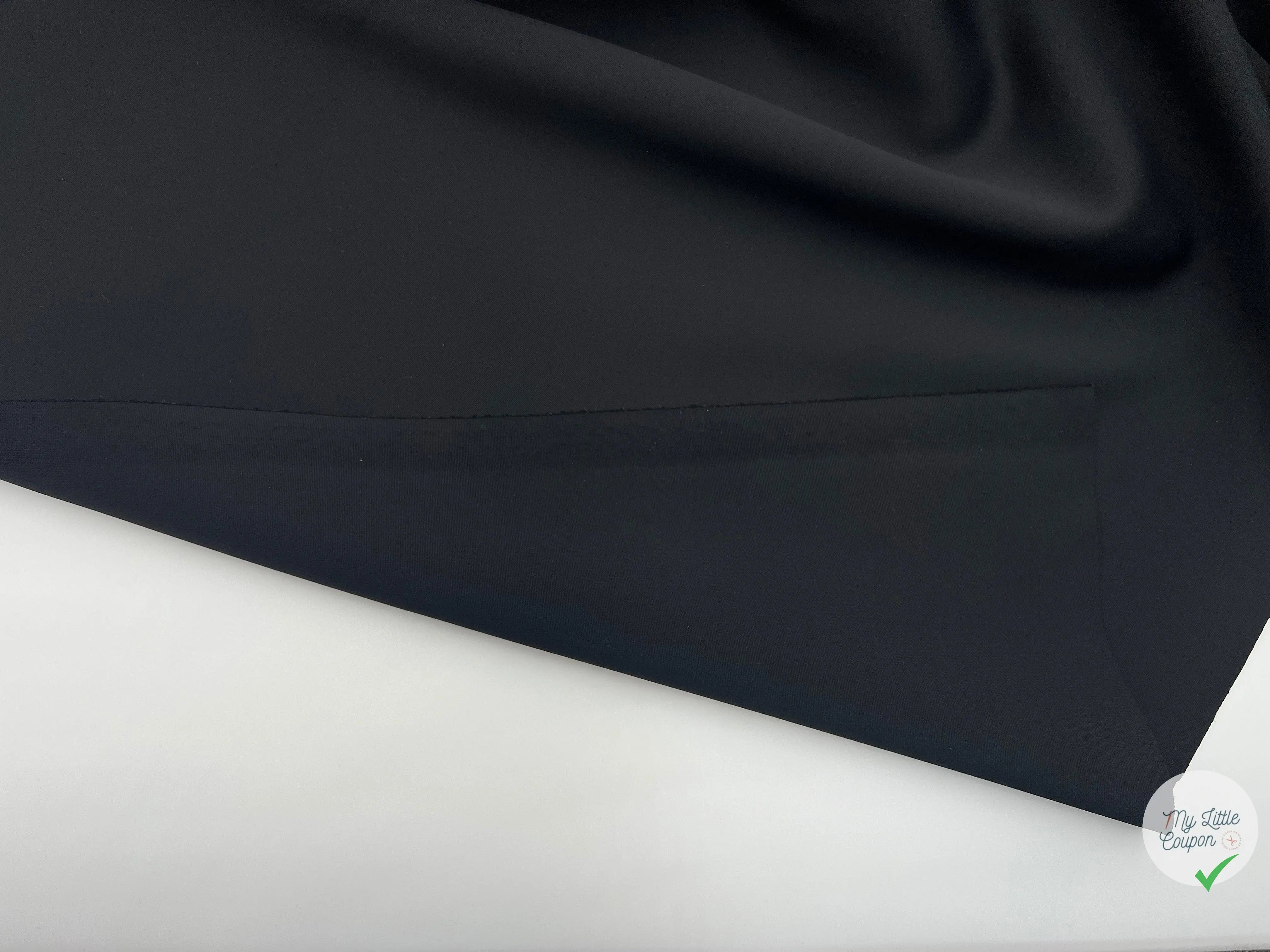 MAILLE NOIRE TOUCHER NÉOPRÈNE - coupon de tissu de 3 mètres - My Little Coupon - tissu - coudre