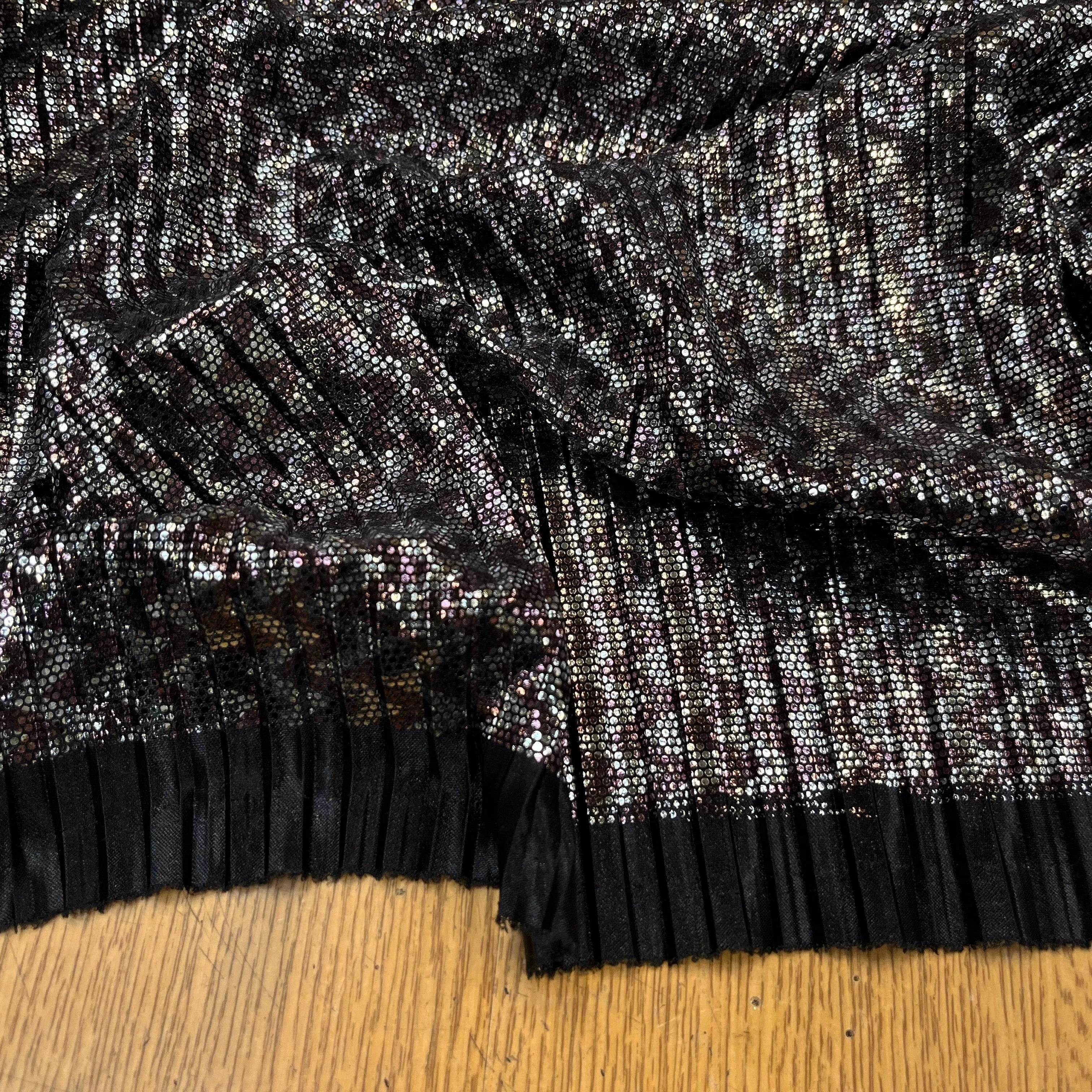 MAILLE PLISSÉ STRECH POLYESTER NOIR ET ARGENTÉ - My Little Coupon