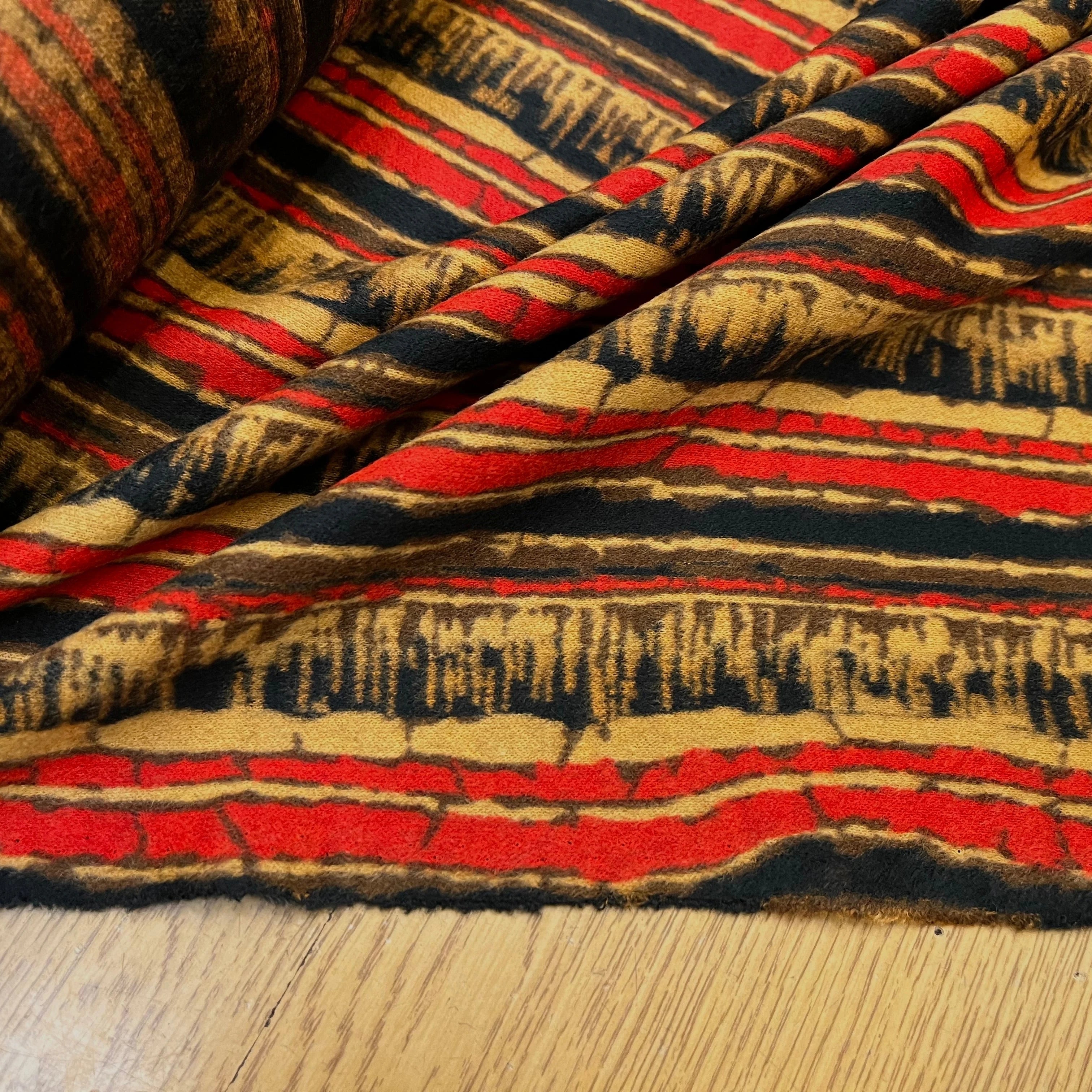 MAILLE POLYESTER DUVEUTEUSE RAYURES ETHNIQUES - My Little Coupon