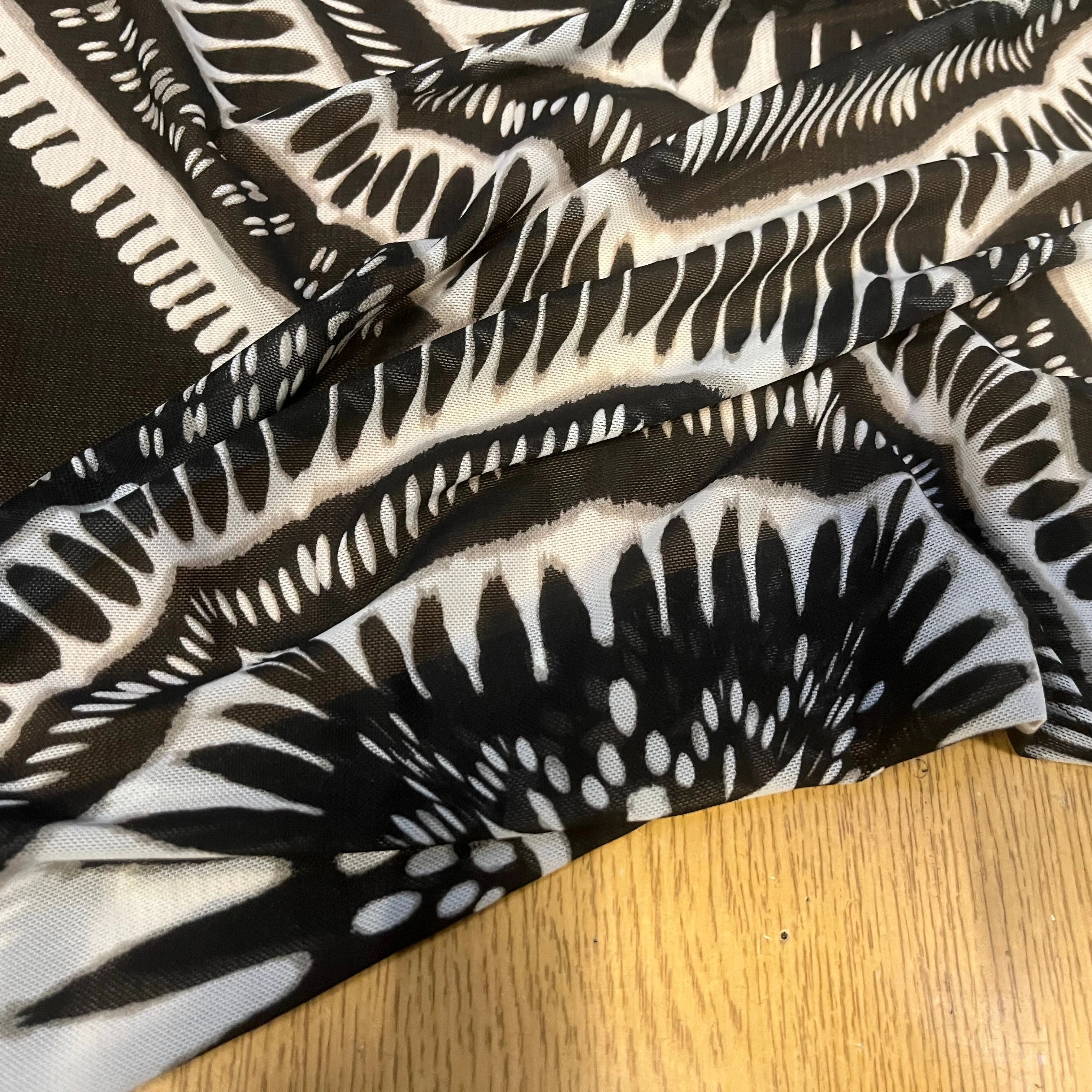 MAILLE RÉSILLE À MOTIFS GÉOMÉTRIQUE ZIGZAG - My Little Coupon