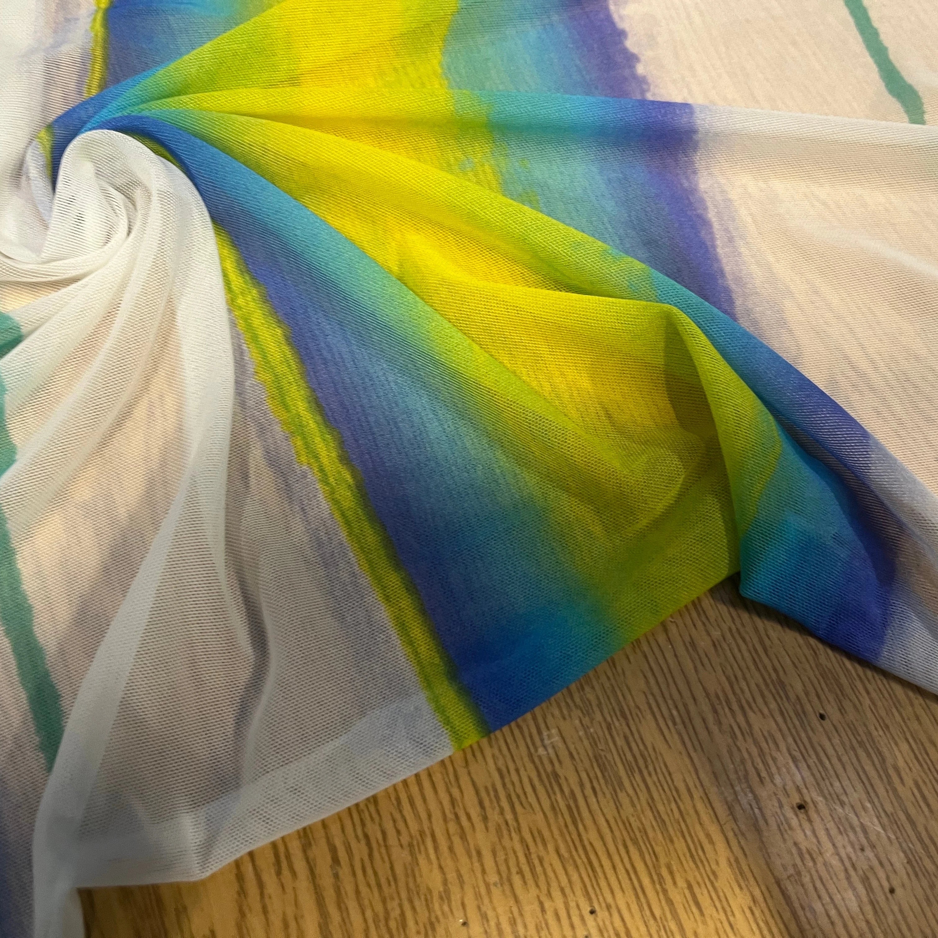 MAILLE RÉSILLE À RAYURES MULTICOLORES PERPENDICULAIRES À LA LISIÈRE - My Little Coupon