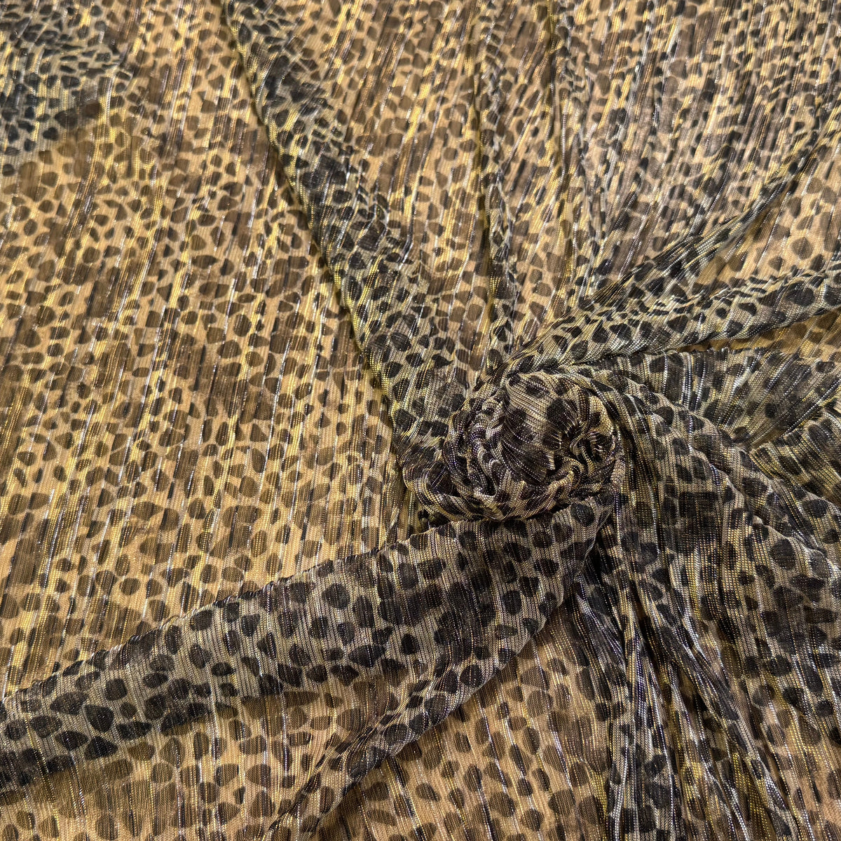 Tissu maille résille plissée léopard beige or