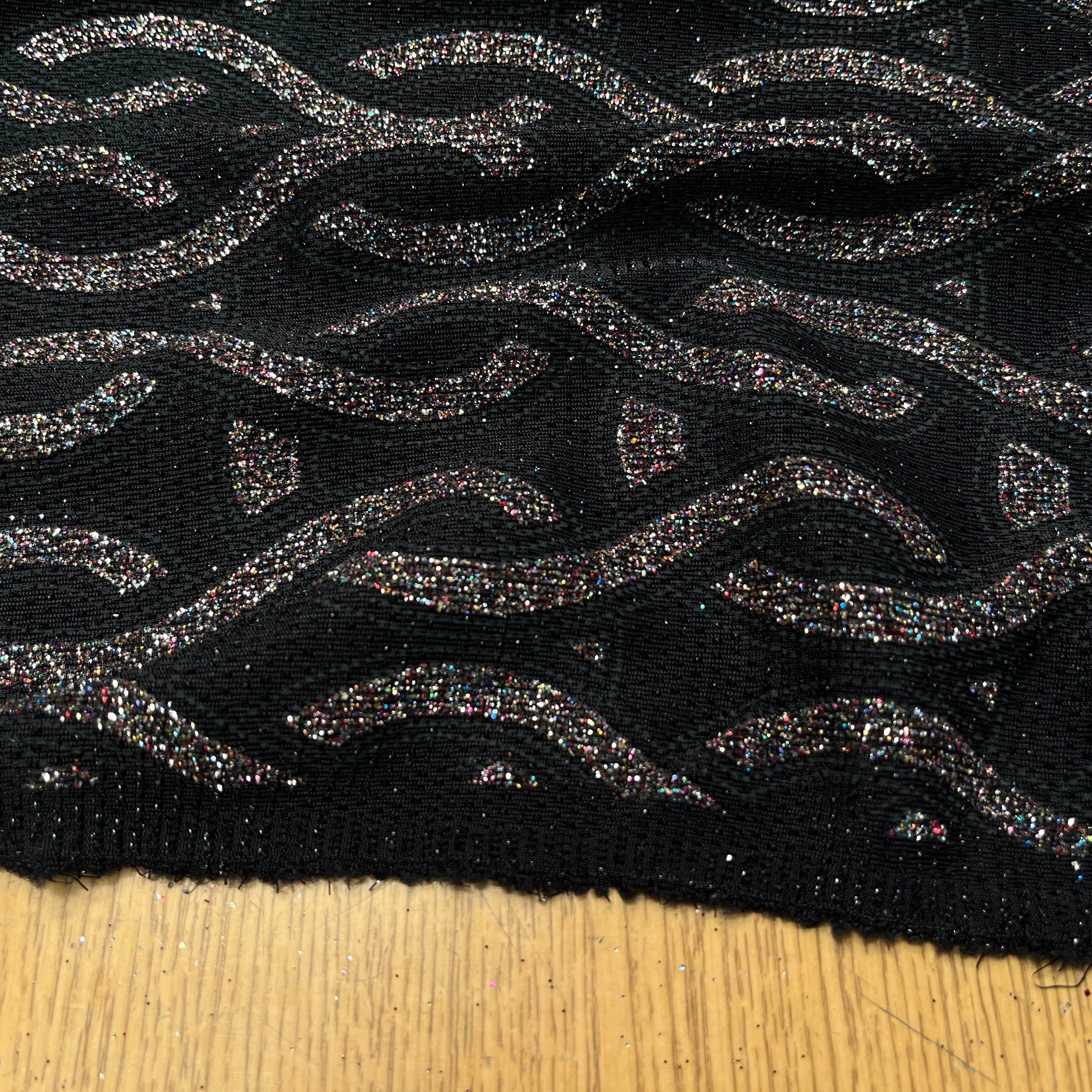 MAILLE SEQUIN MOTIF CROCHETS BRILLANTE MULTICOLORES - My Little Coupon