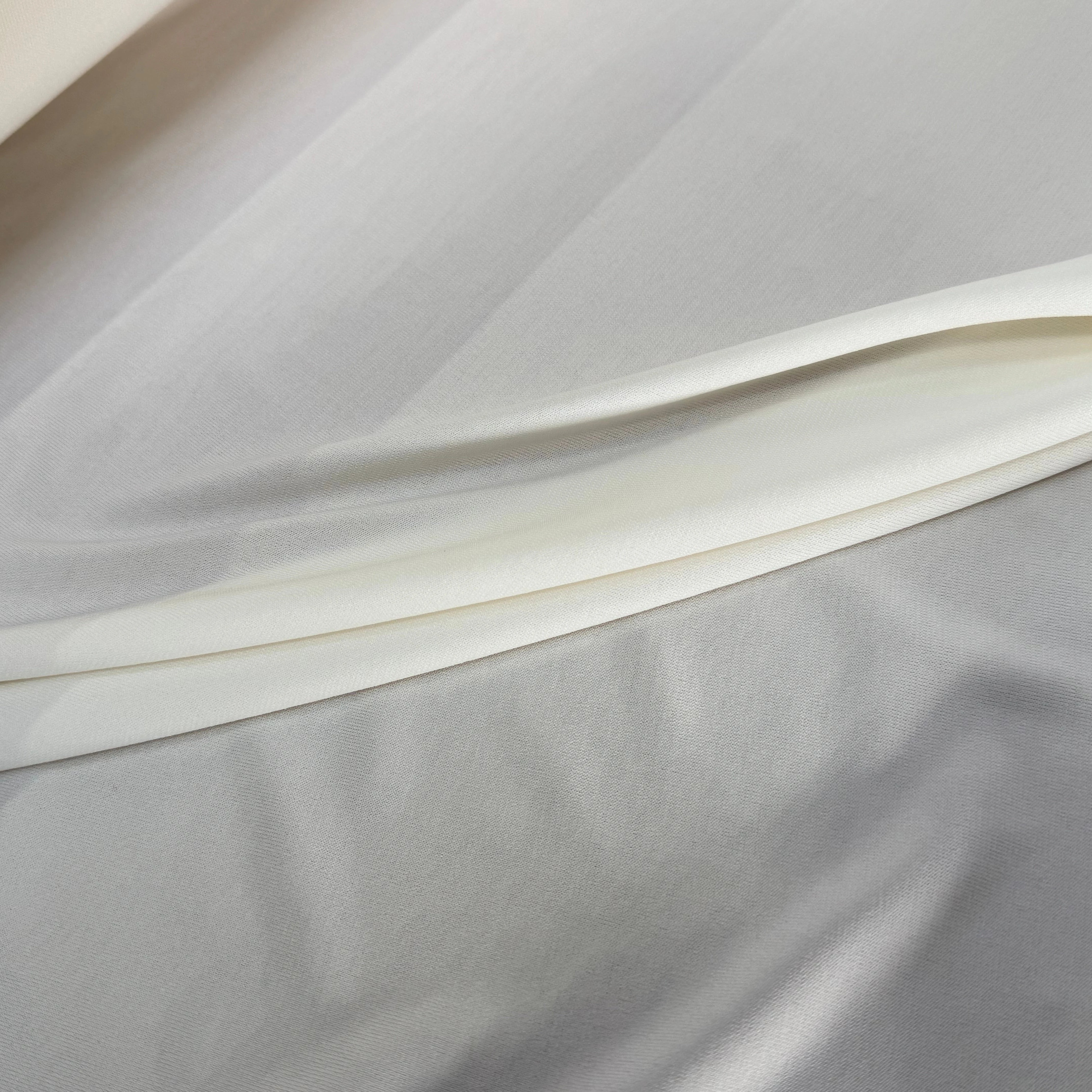 MAILLE STRETCH ET FROIDE BLANC CASSÉ ULTRA CHIC - My Little Coupon