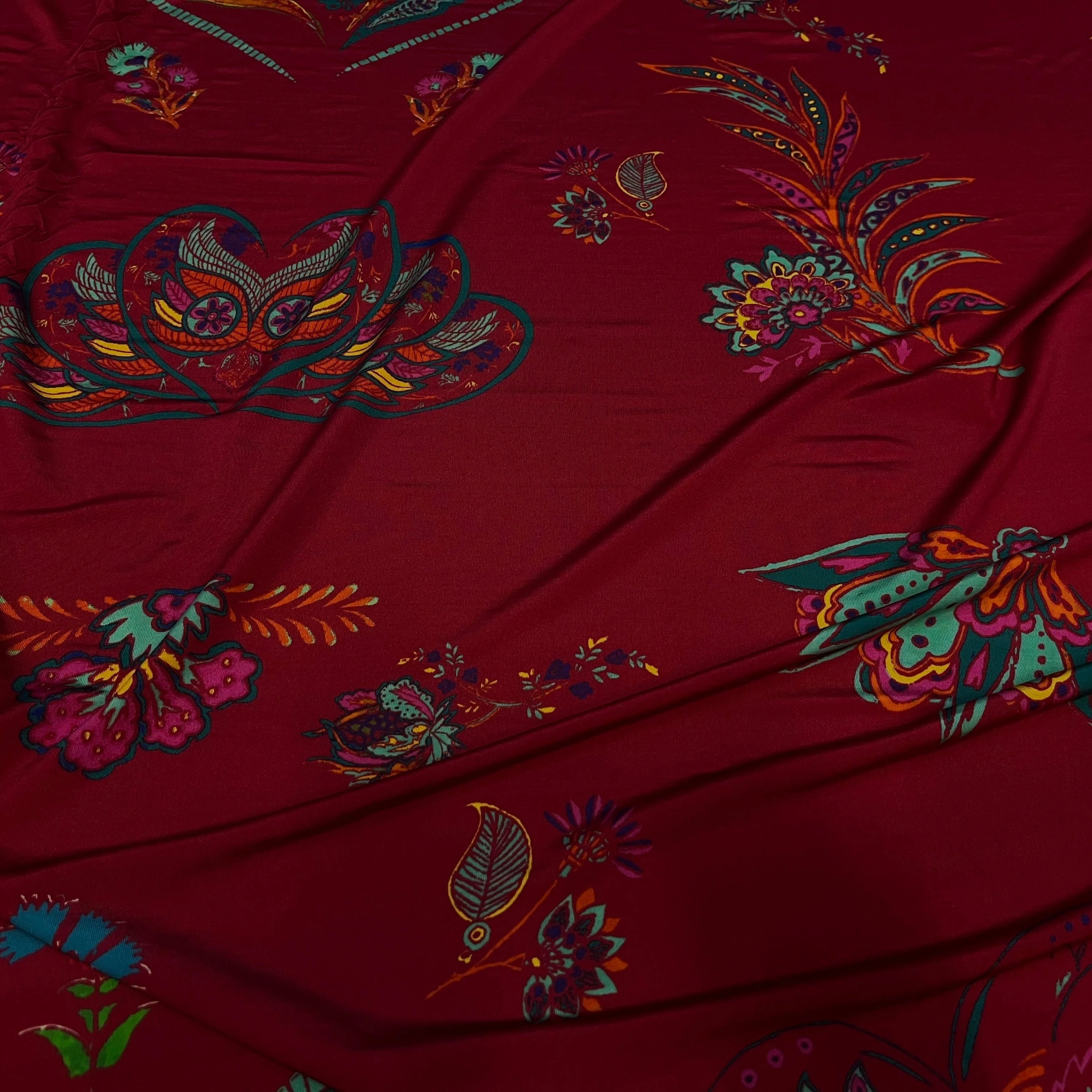 MAILLE VISCOSE BORDEAUX À MOTIFS COEURS ET FEUILLAGES - My Little Coupon