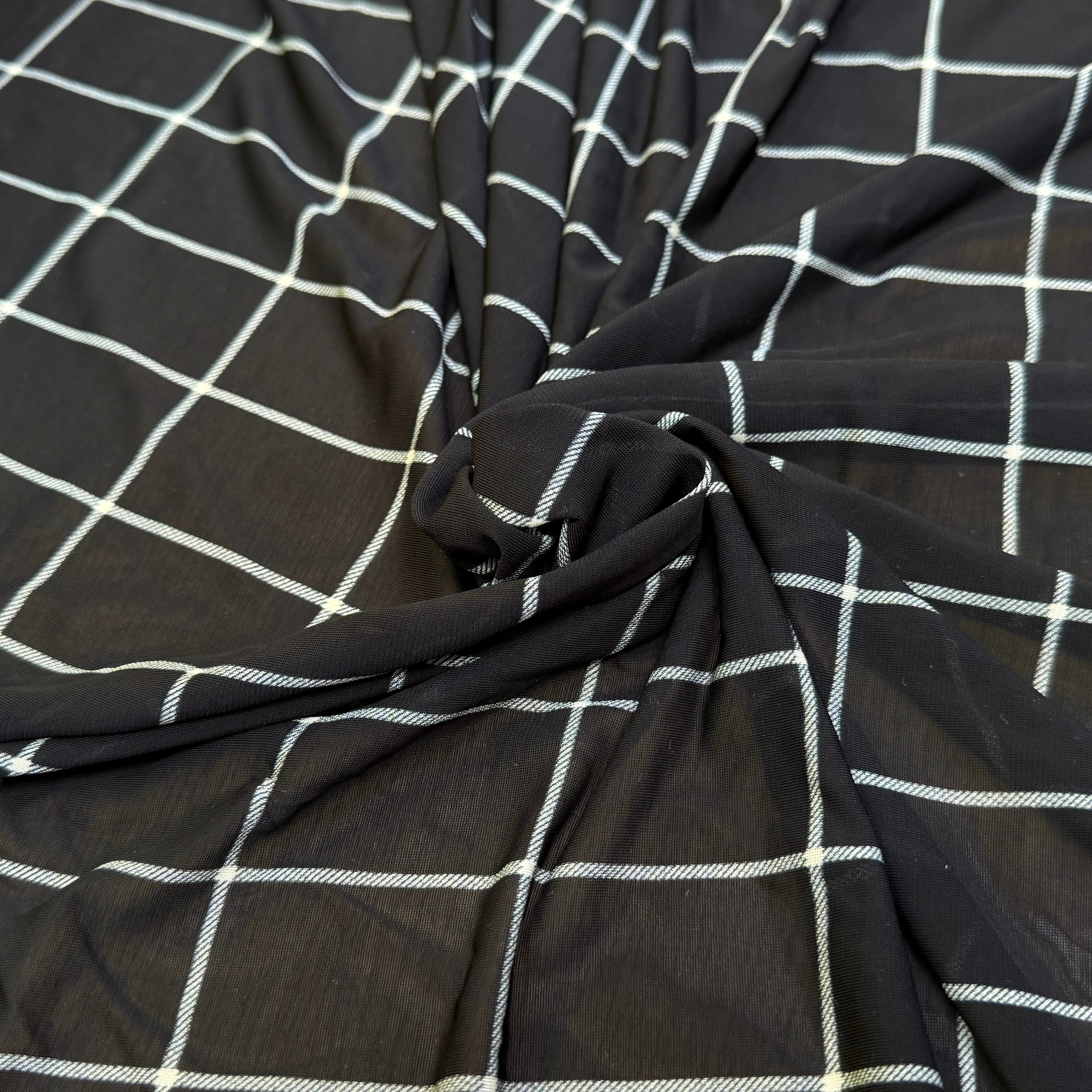 MAILLE VISCOSE FINE ET FLUIDE NOIR À CARREAUX - My Little Coupon