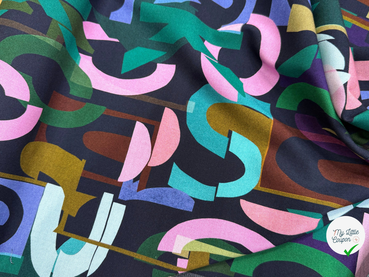 MAILLE VISCOSE STRETCH IMPRIMÉ ALPHABET MULTICOLORE - My Little Coupon