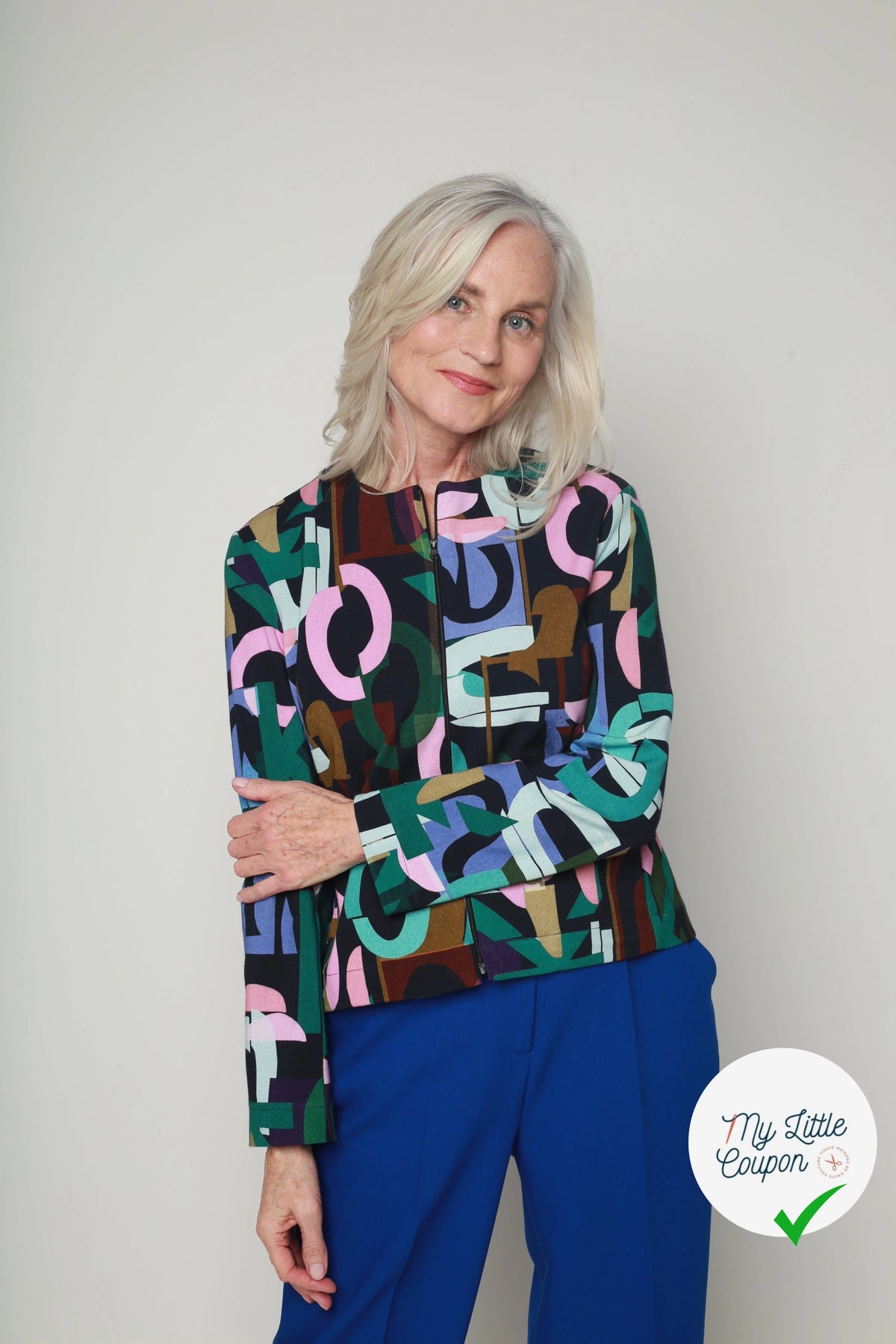 MAILLE VISCOSE STRETCH IMPRIMÉ ALPHABET MULTICOLORE - My Little Coupon