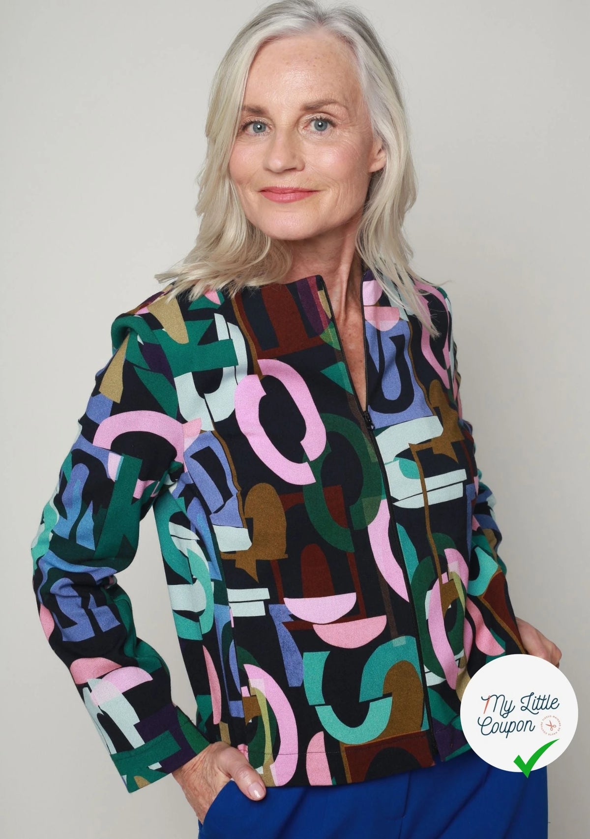 MAILLE VISCOSE STRETCH IMPRIMÉ ALPHABET MULTICOLORE - My Little Coupon