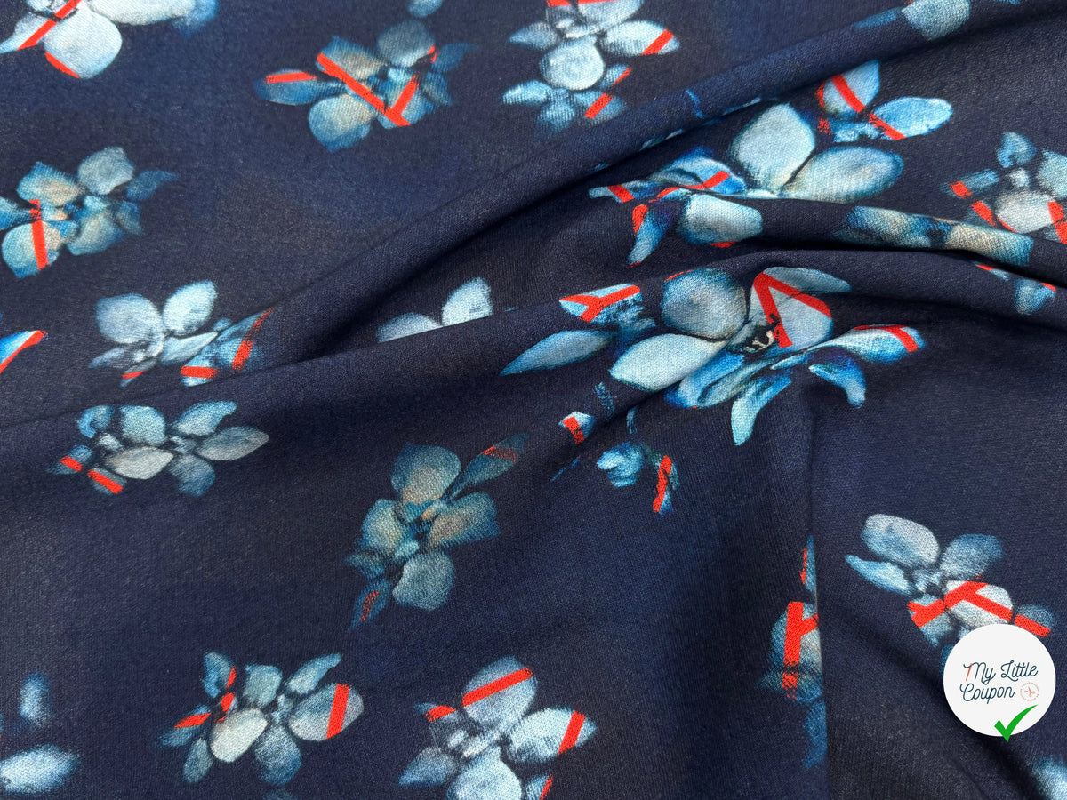 MAILLE VISCOSE STRETCH IMPRIMÉ GRANDES FLEURS BLEU CIEL FOND MARINE - My Little Coupon