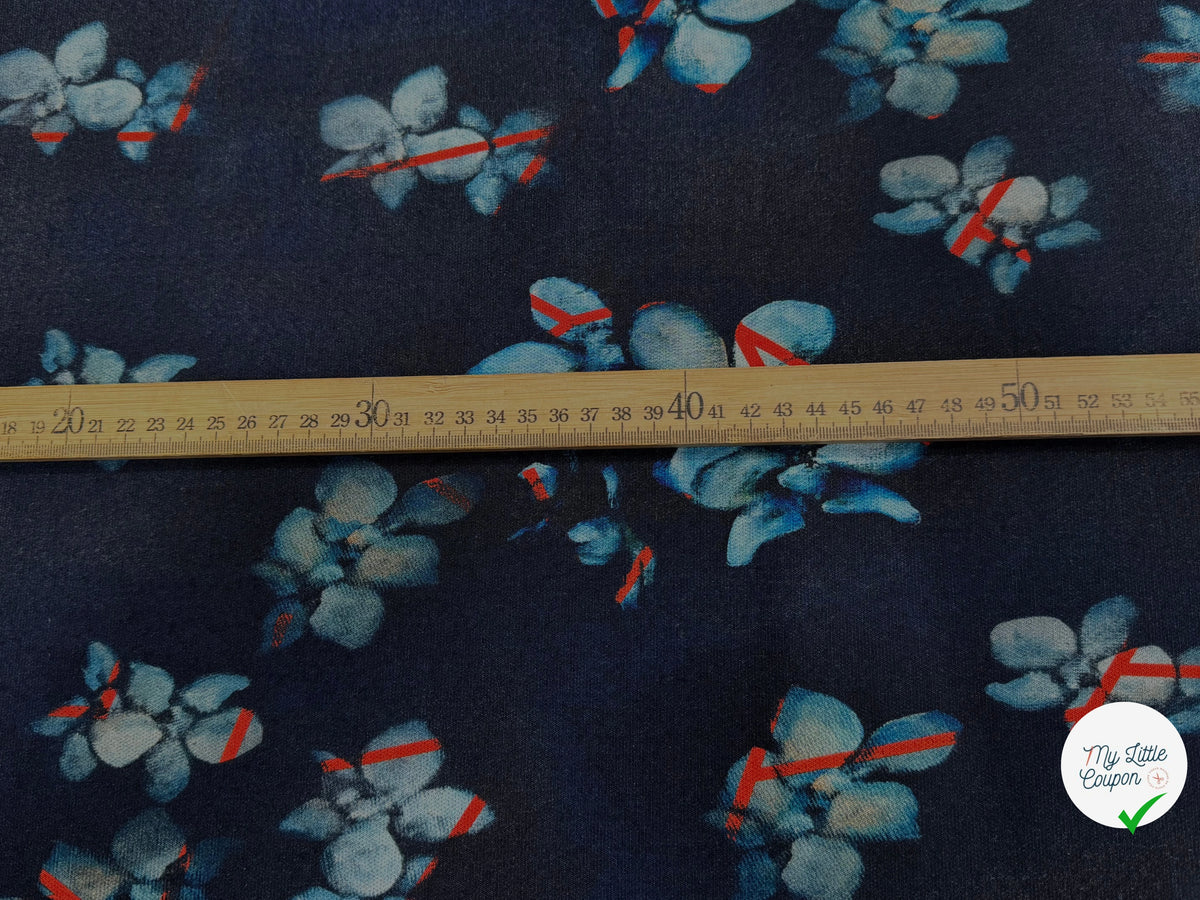 MAILLE VISCOSE STRETCH IMPRIMÉ GRANDES FLEURS BLEU CIEL FOND MARINE - My Little Coupon