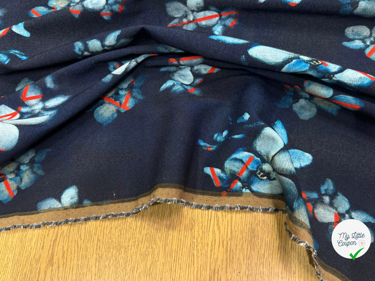 MAILLE VISCOSE STRETCH IMPRIMÉ GRANDES FLEURS BLEU CIEL FOND MARINE - My Little Coupon