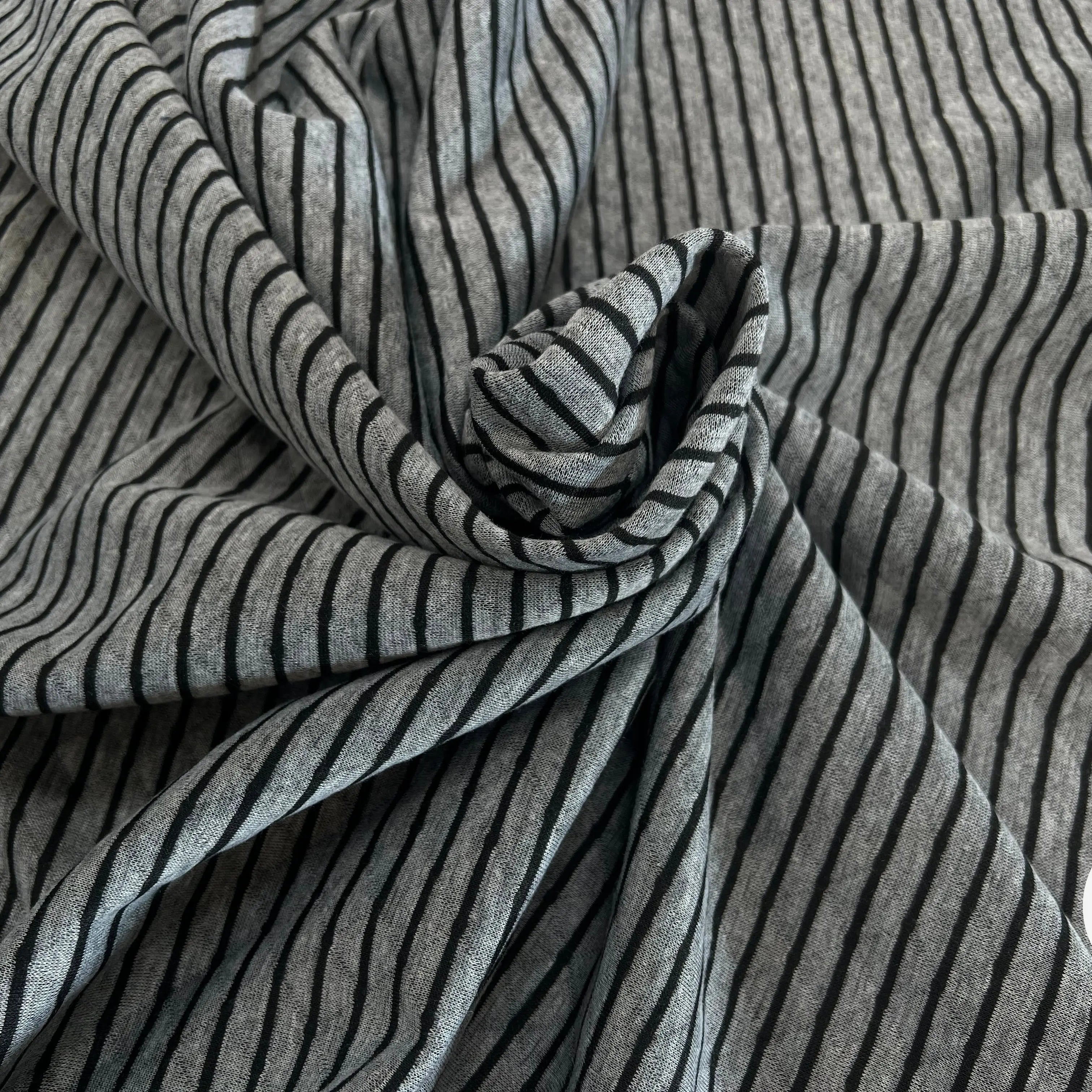 MOLLETON GRIS RAYURES NOIRES - My Little Coupon